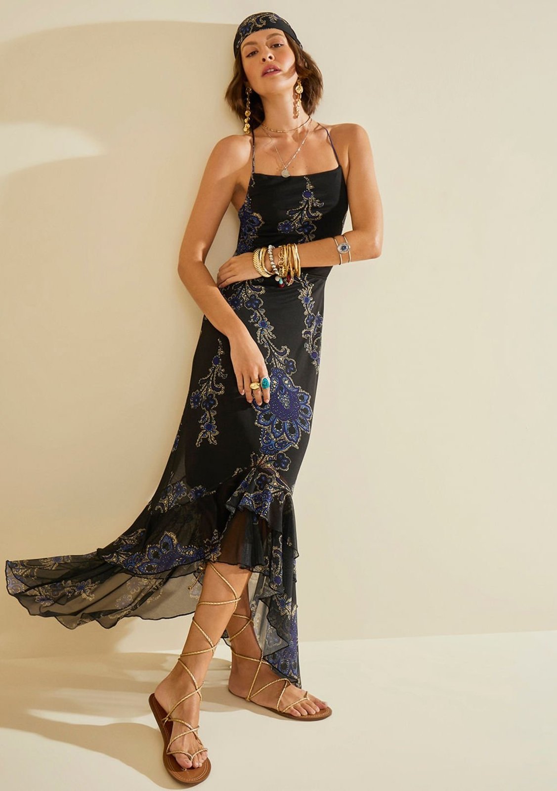 Vestido Morena Rosa Ajustado Decote Reto Com Alça Longo Preto
