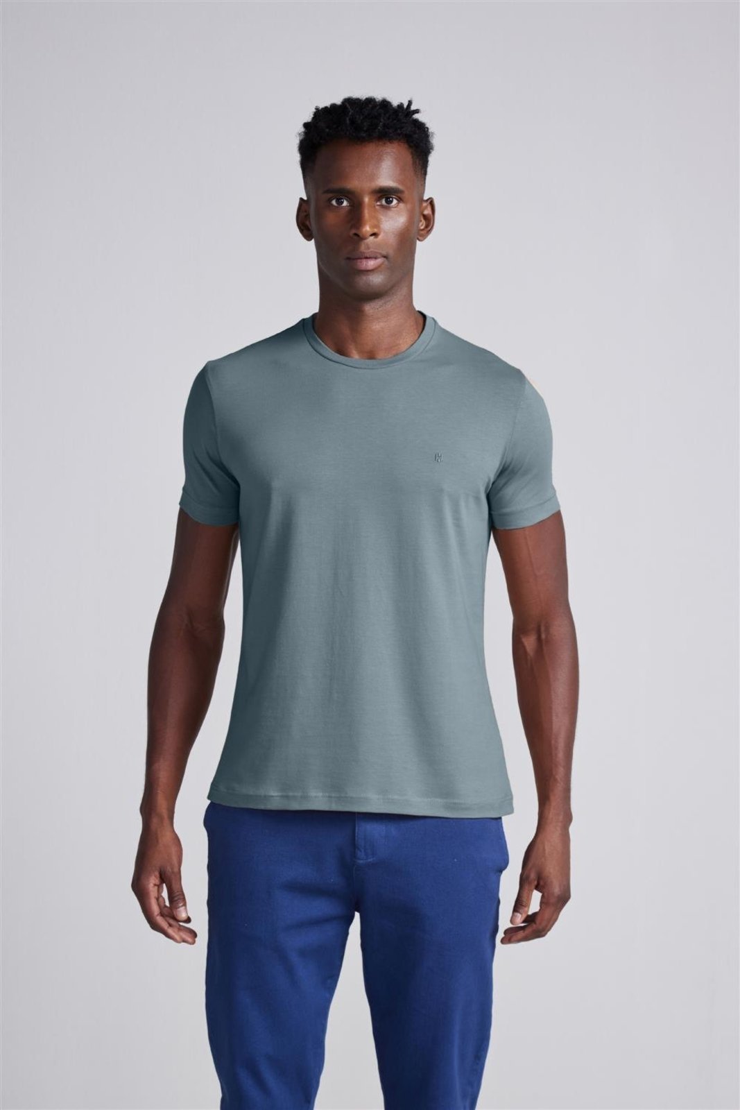 HIGHSTIL Camiseta Manga Curta Malha Básica Slim Fit - Verde Cedro