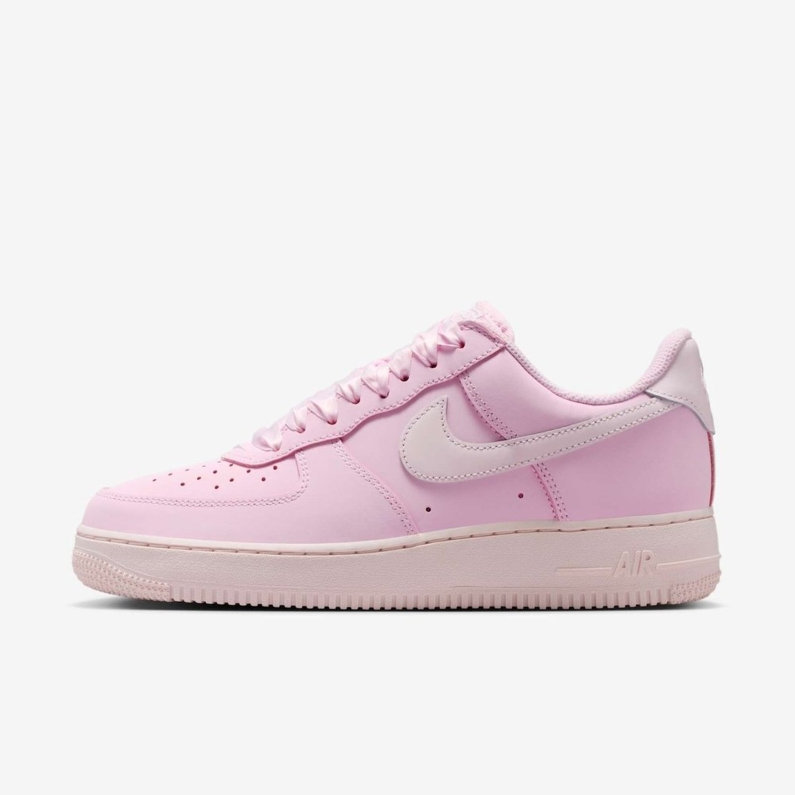 Tênis Nike Air Force 1 Retro Premium Feminino