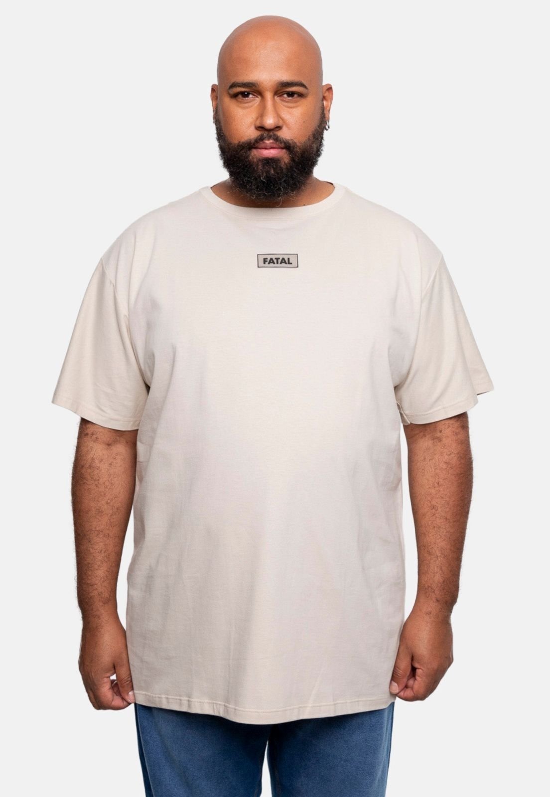 Camiseta Fatal Estampada Plus Size Areia