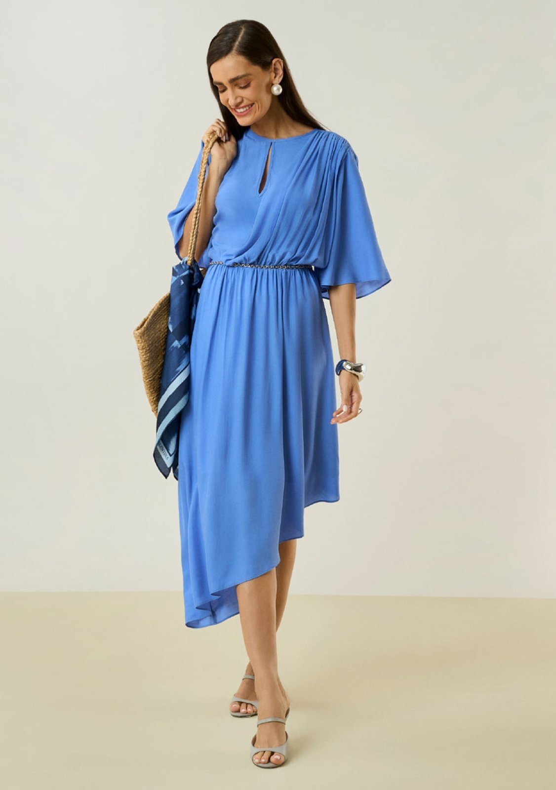 Vestido Maria Valentina Ajustado Decote Careca Manga Curta Midi Azul