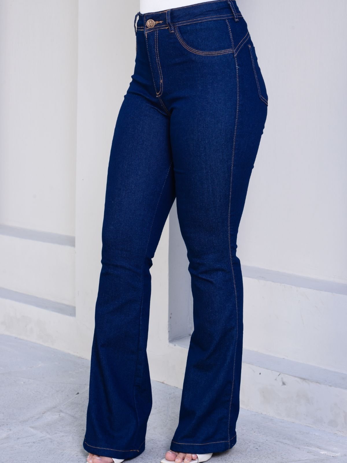 Calça Feminina Niha Jeans Flare Cintura Alta Azul Manchado