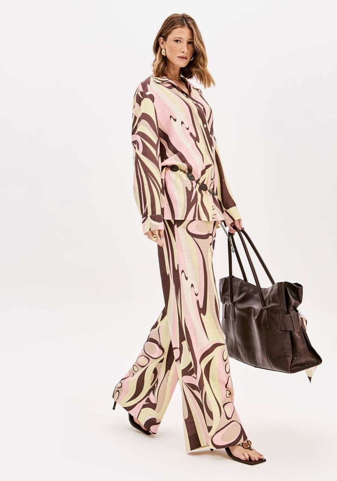 Calça Wide Leg Estampada Com Bolsos Lança Perfume