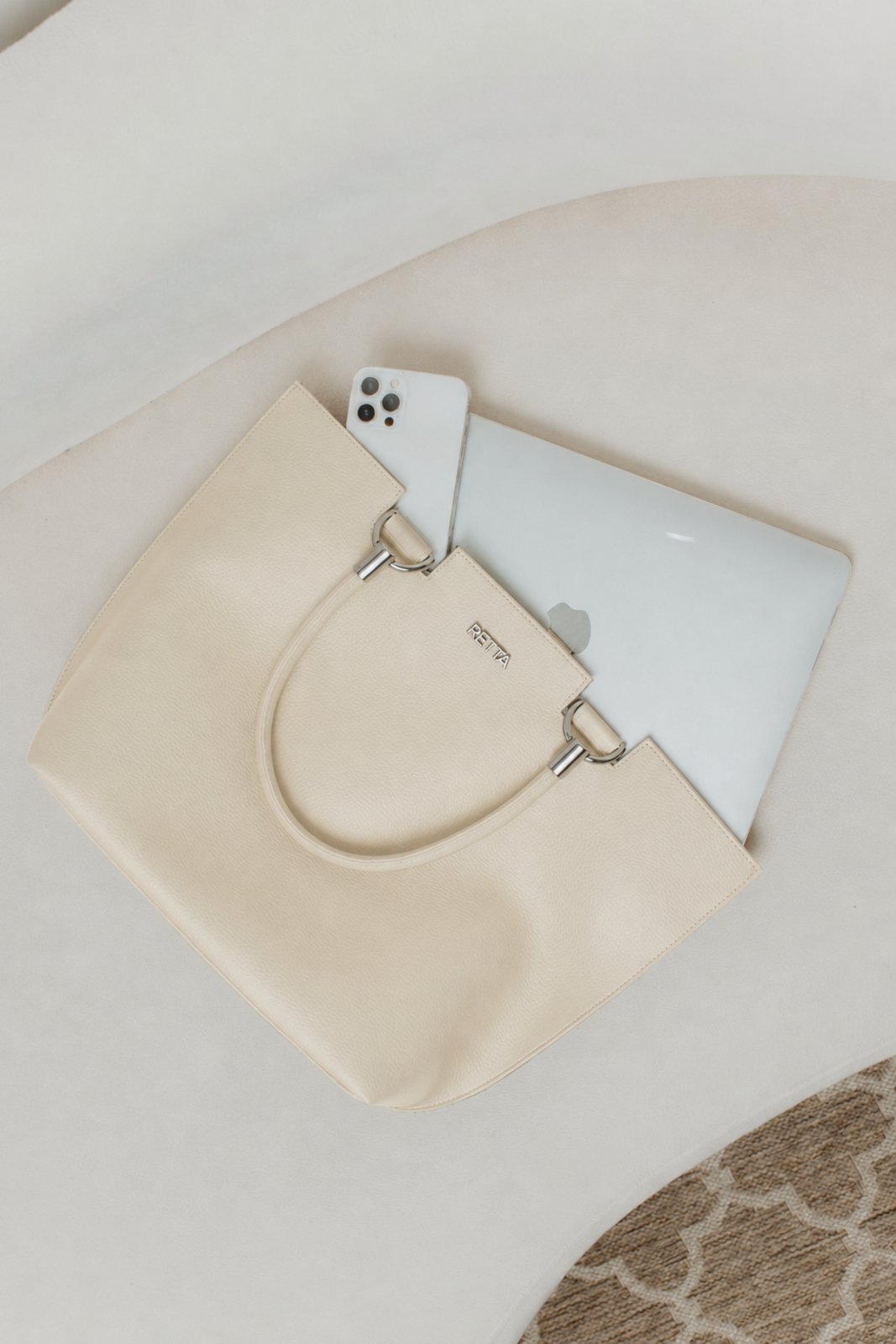 Bolsa Feminina Grande Saco Espaçosa com Zíper Retta Alana Marfim