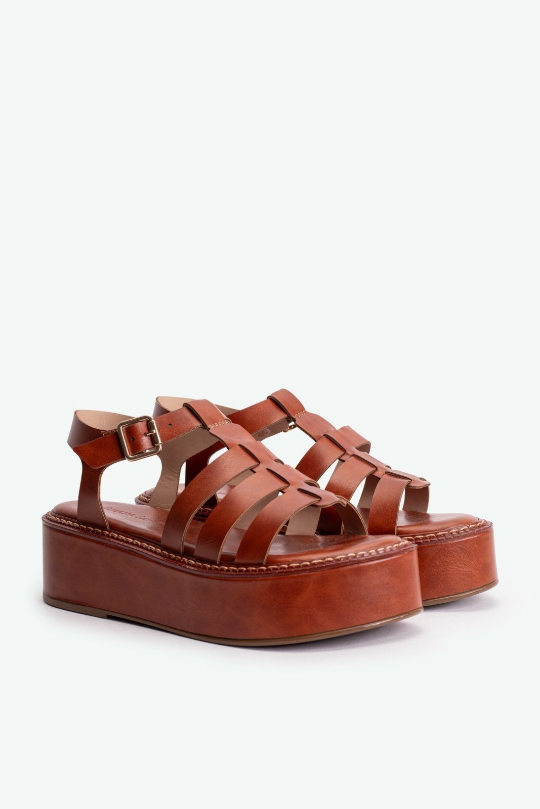 Vista 3 Flatform Ariella Suzana Santos caramelo Suzana Santos caramelo