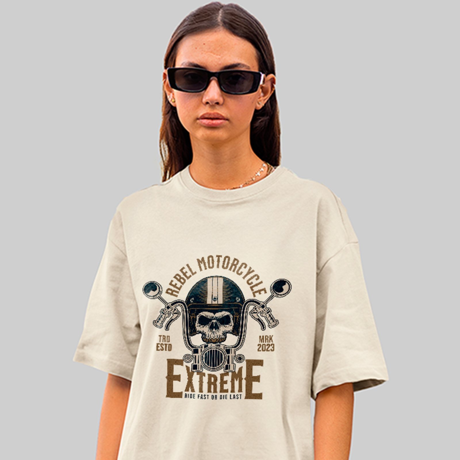 Camiseta Oversized Premium Rebel Biker Vintage Style Unissex Off White