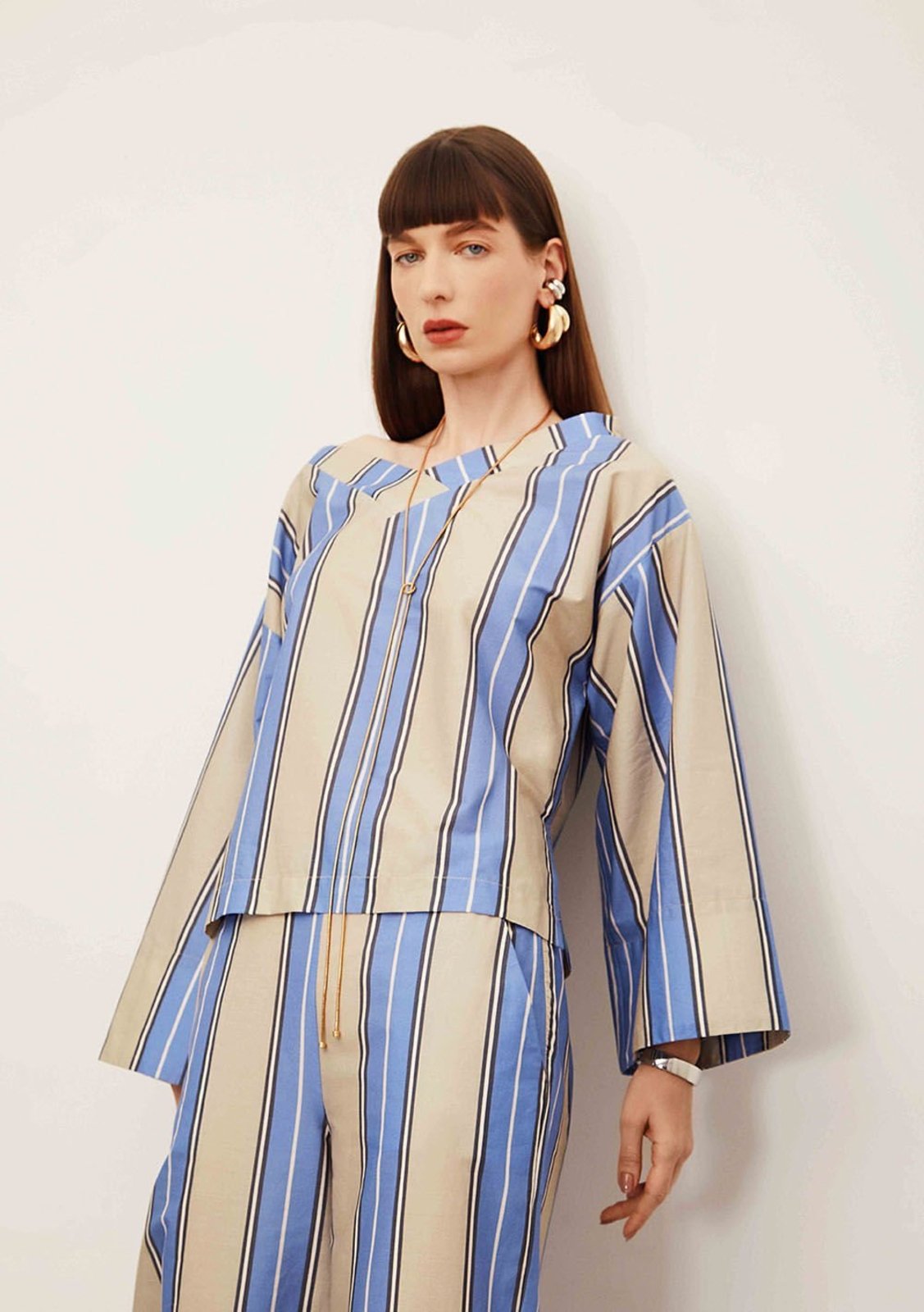 Blusa Iódice Solta Decote V Manga Longa Padrão Azul