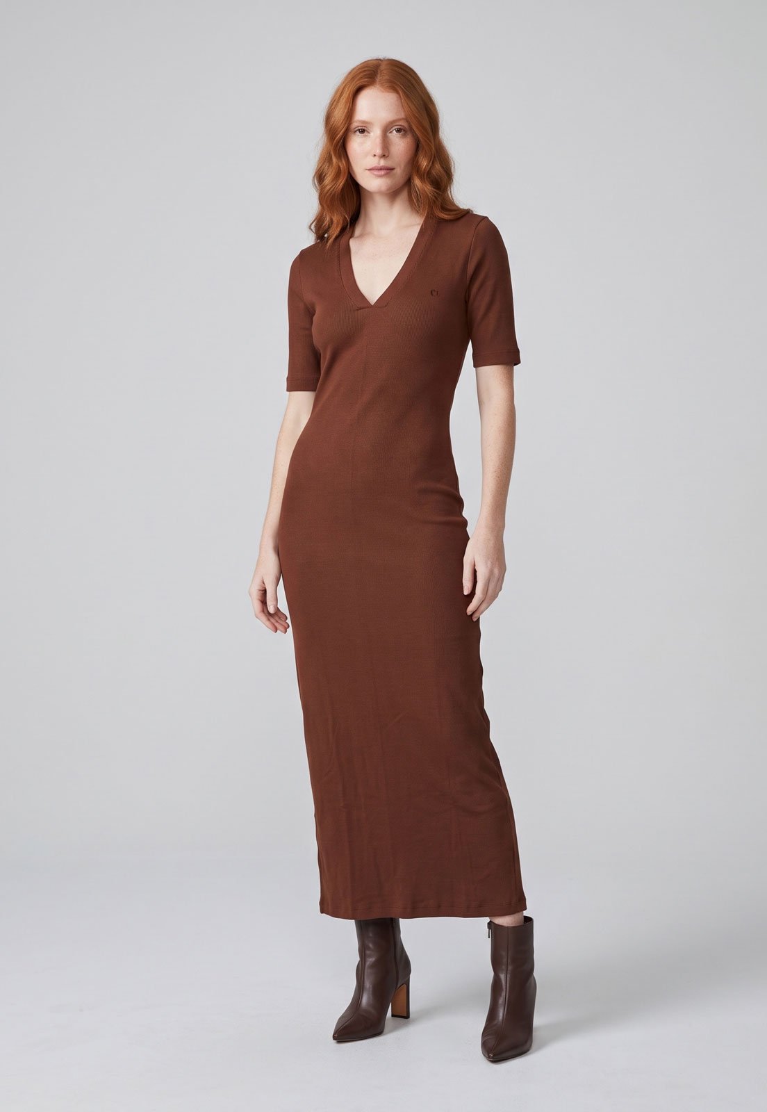 Vestido Feminino Colcci Jeans Midi Ajustado Manga Curta Marrom