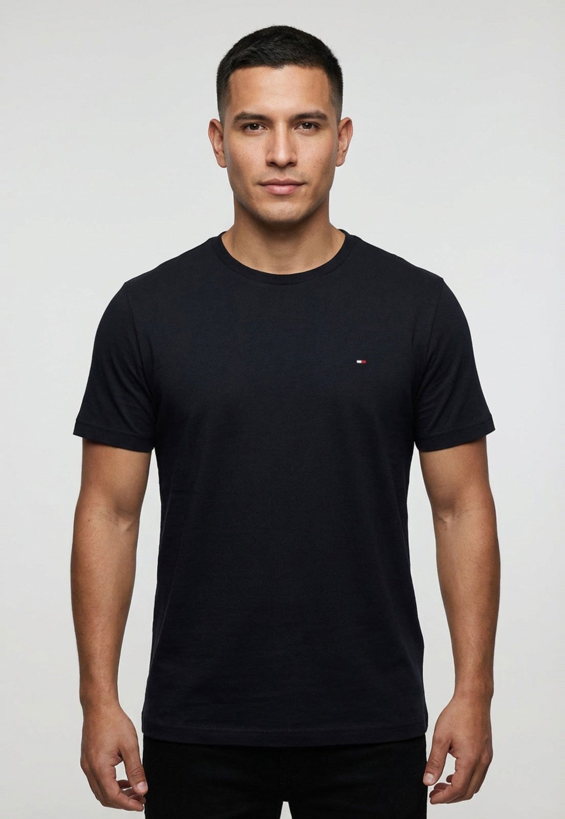 Vista 2 Camiseta Masculina Tommy Hilfiger Logo Bordado Preta preto Tommy Hilfiger preto