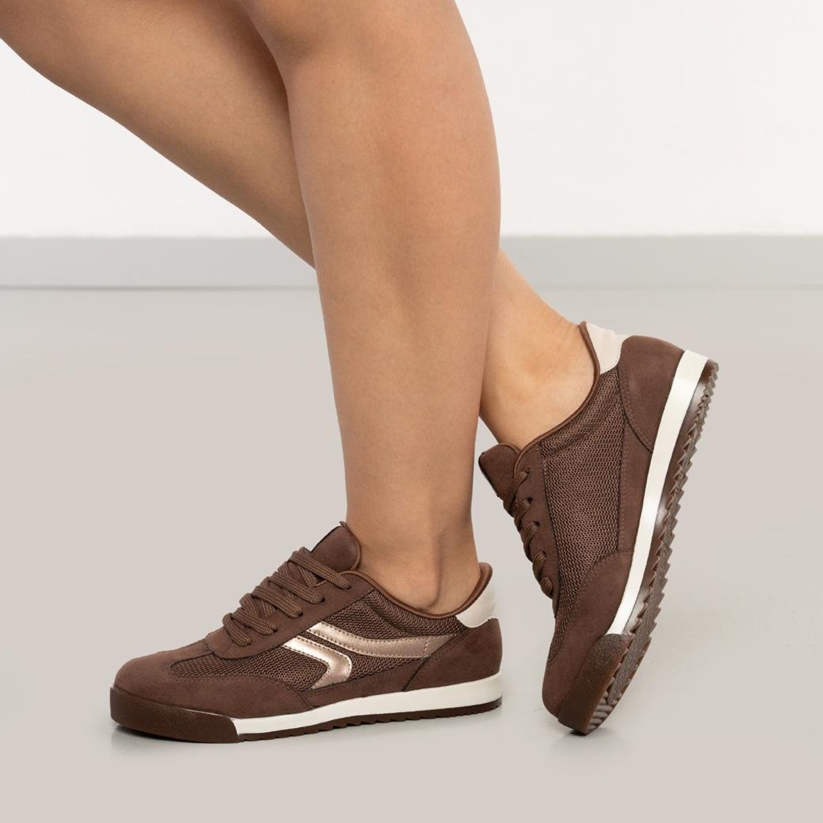 Tênis Casual Via Marte Retrô Camurça Feminina Marrom