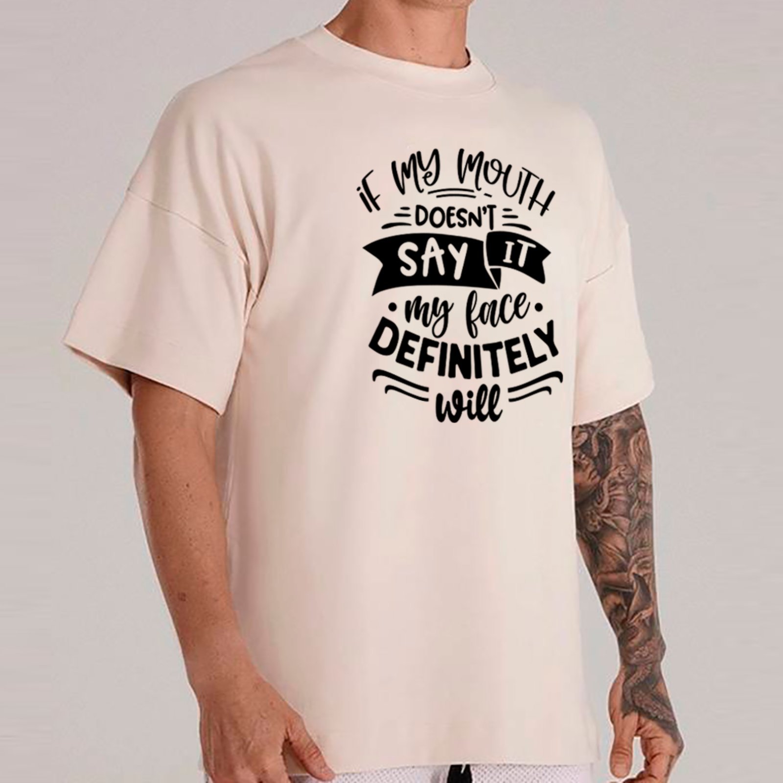 Vista 2 Camiseta Ousy Básica Meme Sarcasmo Expressão Facial Unissex Off White off-white white ousy off-white white