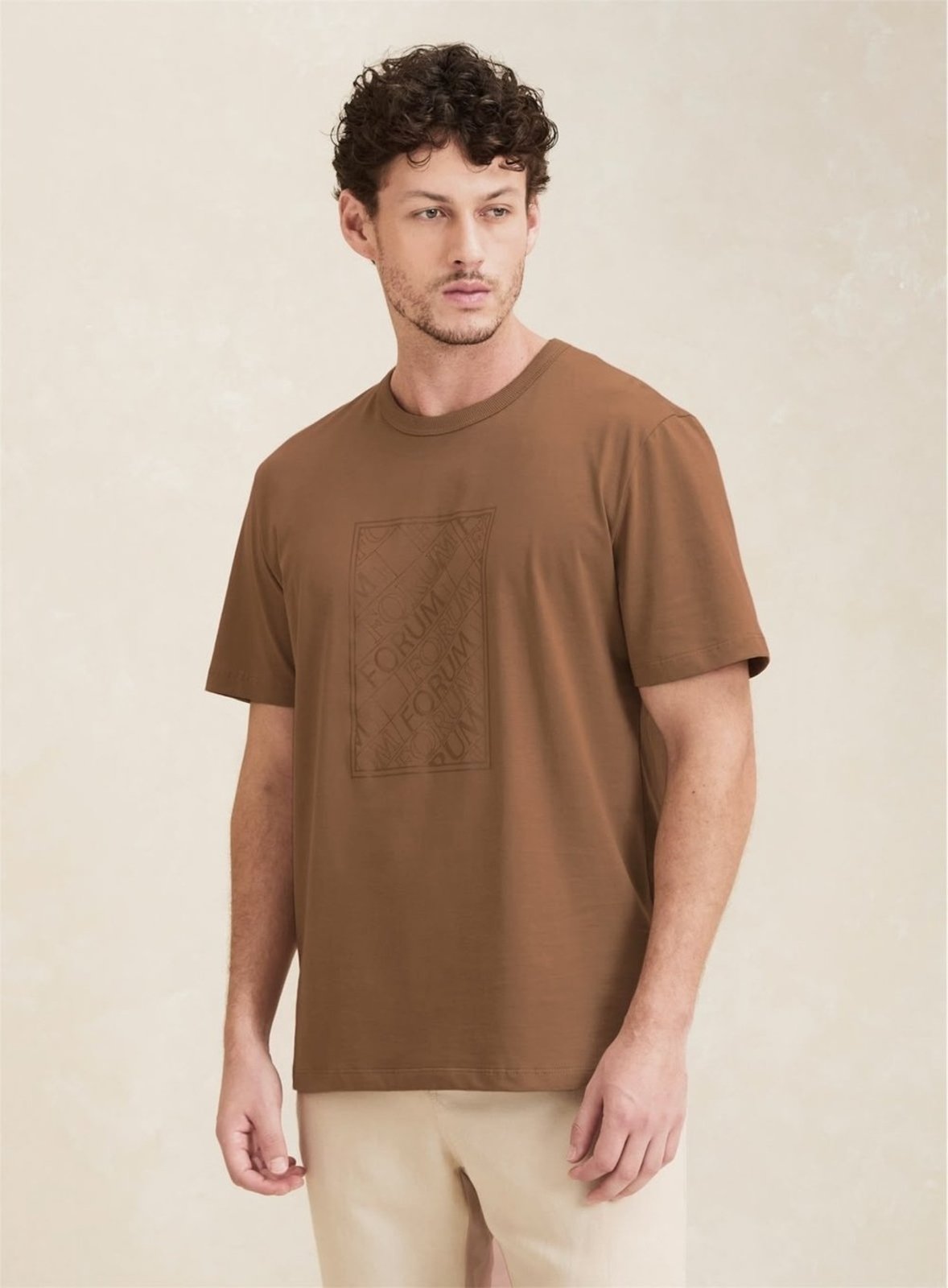 Camiseta Masculina New Box com Estampa Forum Marrom Timur