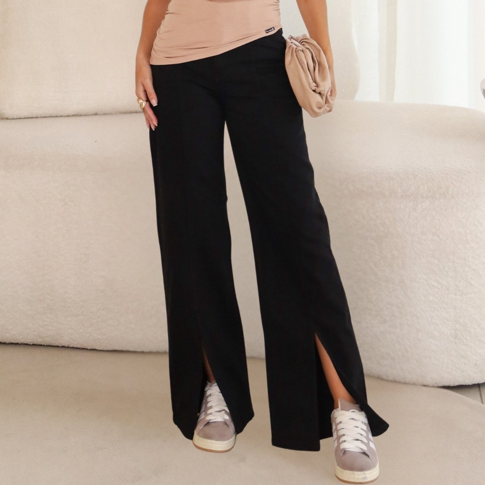 Calça Wide Leg Sarja com Recorte Frontal Revanche Feminino Uarini