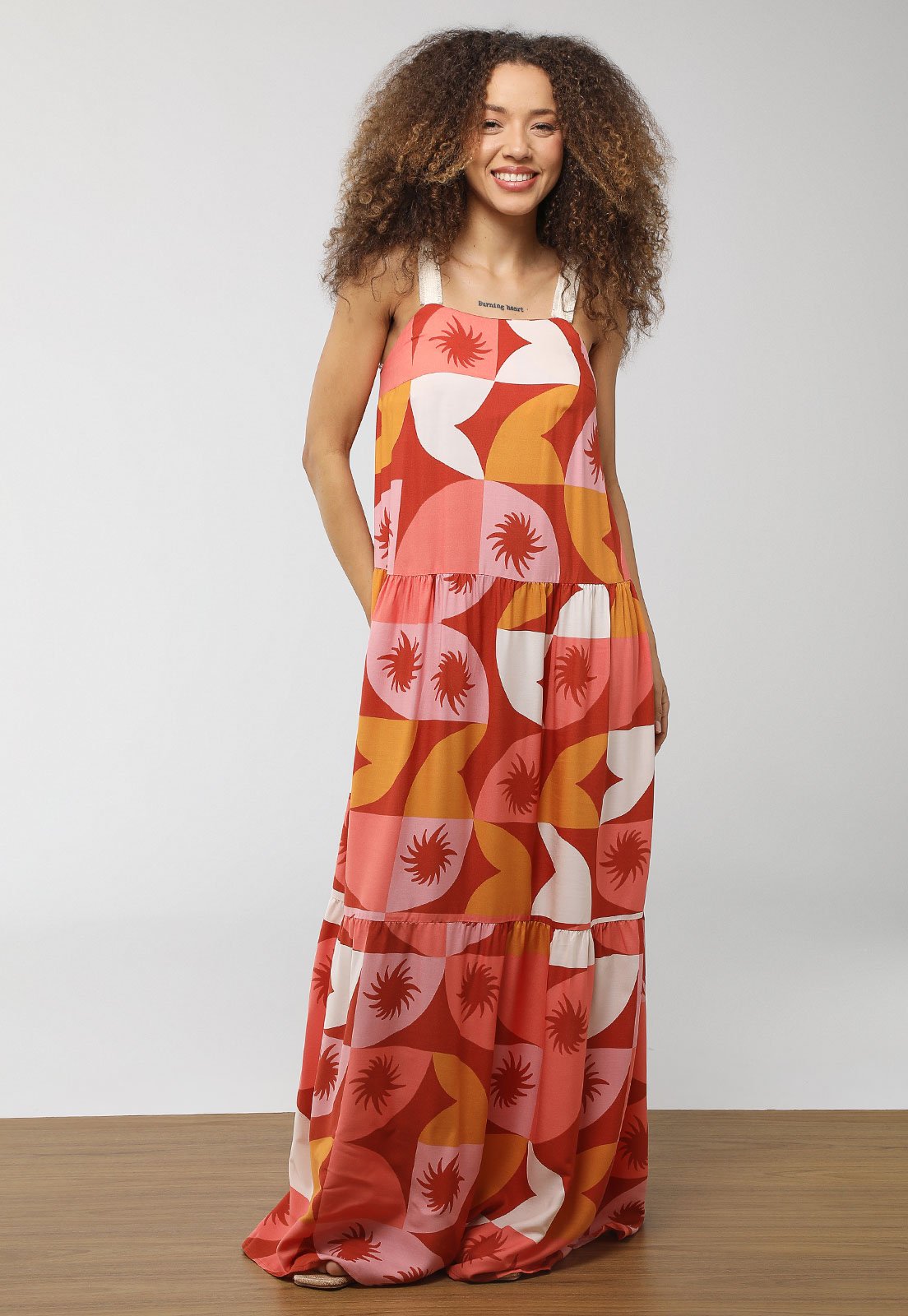 Vista 2 Vestido CaCay Longo Marias Detalhe Alça CaCay vermelho