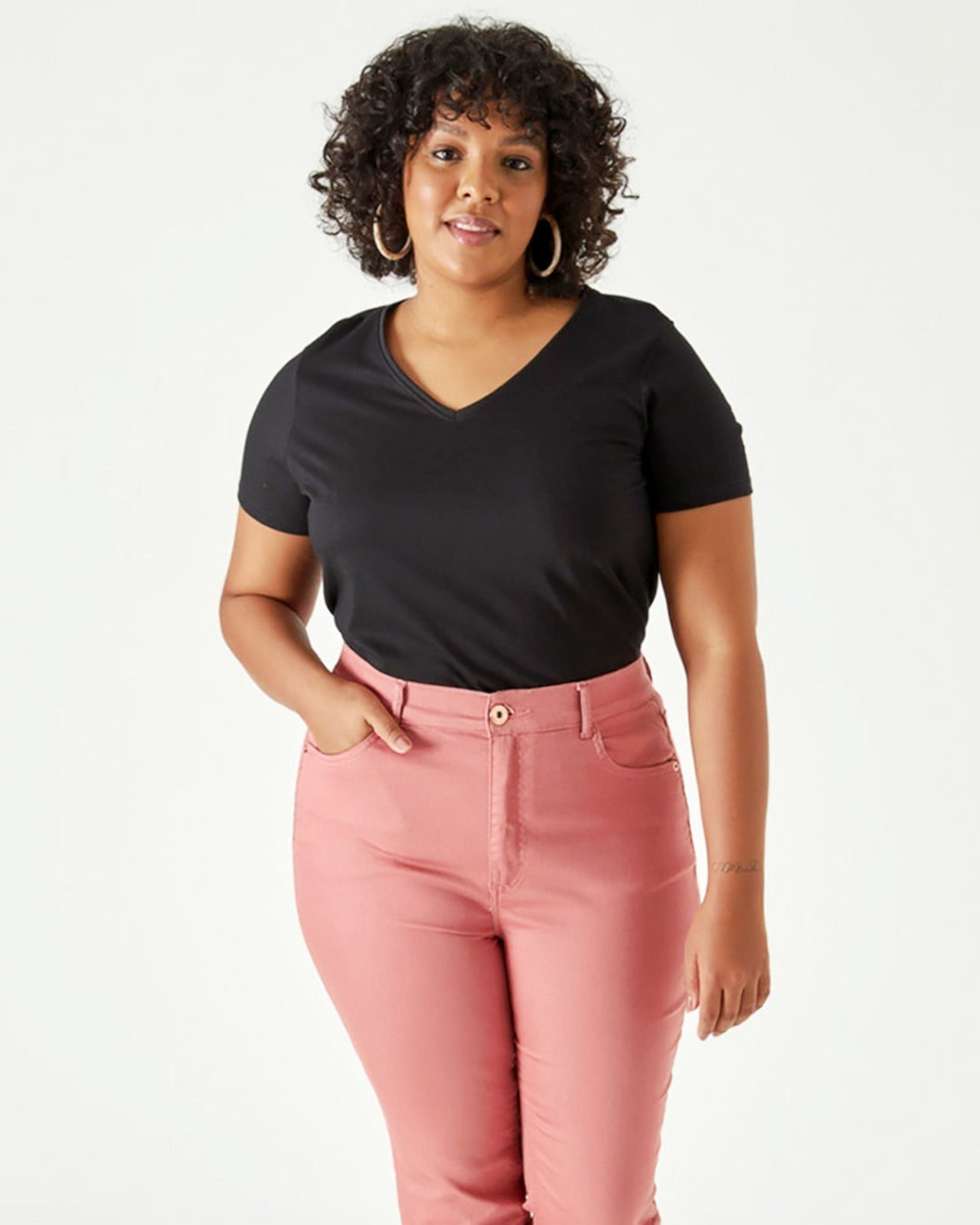 Blusa Básica Feminina Plus Size Decote V Em Meia Malha AntiOdor