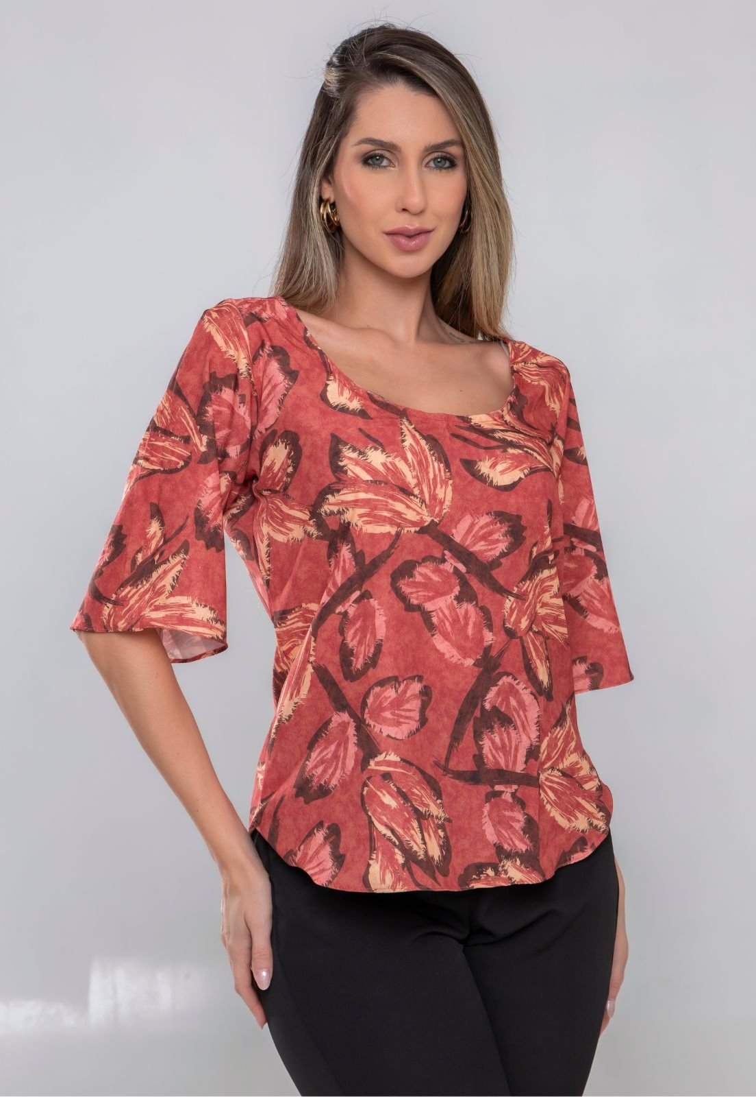Blusa Feminina Manga Ampla decote U Crepe Monaco elegante estampada Docce Mulher