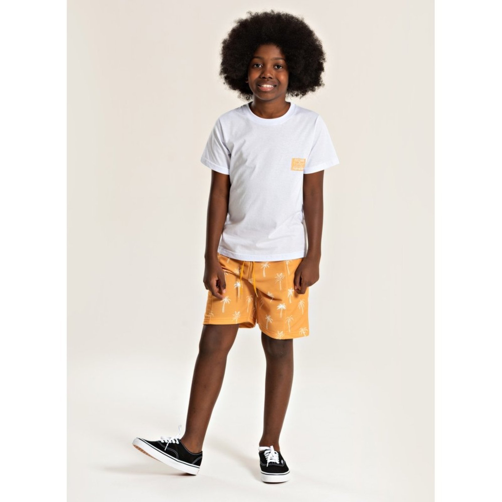 Vista 2 Infantil - Conjunto Molekada Verão Menino Camiseta e Bermuda com Recorte Coqueiros branco Molekada branco