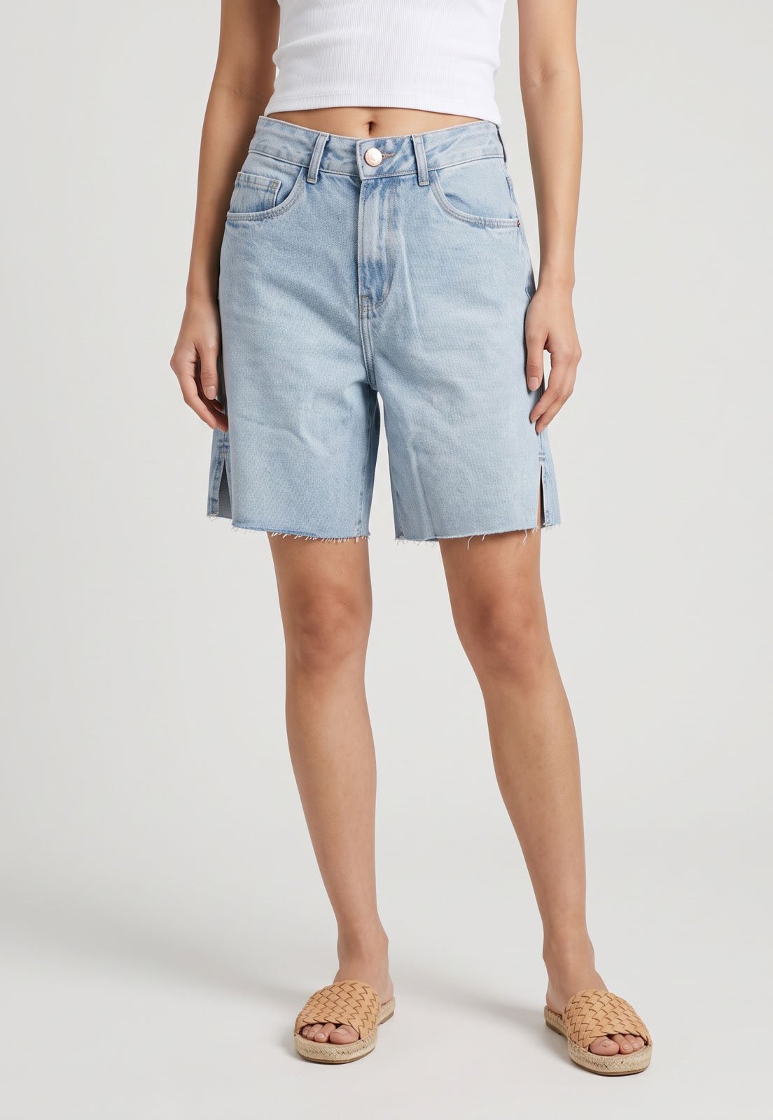 Bermuda Jeans Feminina Lez a Lez Barra Desfiada Azul Claro