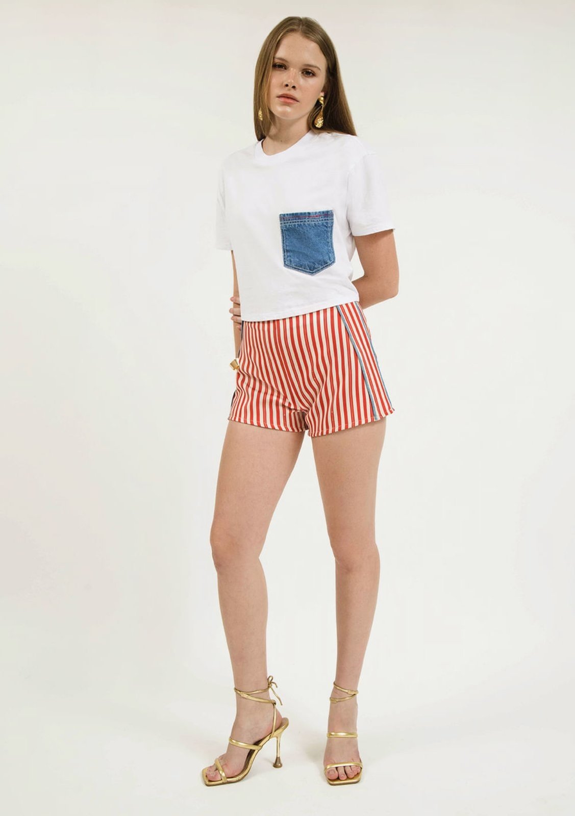 Shorts Zinco Reto Detalhe Vivo Azul