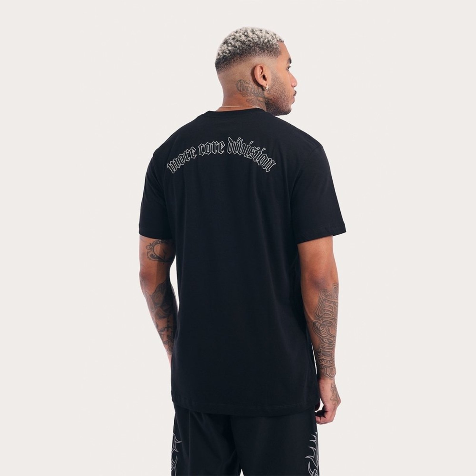 T-Shirt Regular Tribal Preto