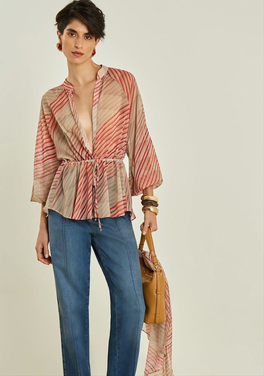 Blusa Maria Valentina Solta Decote V Manga Longa Padrão Bege