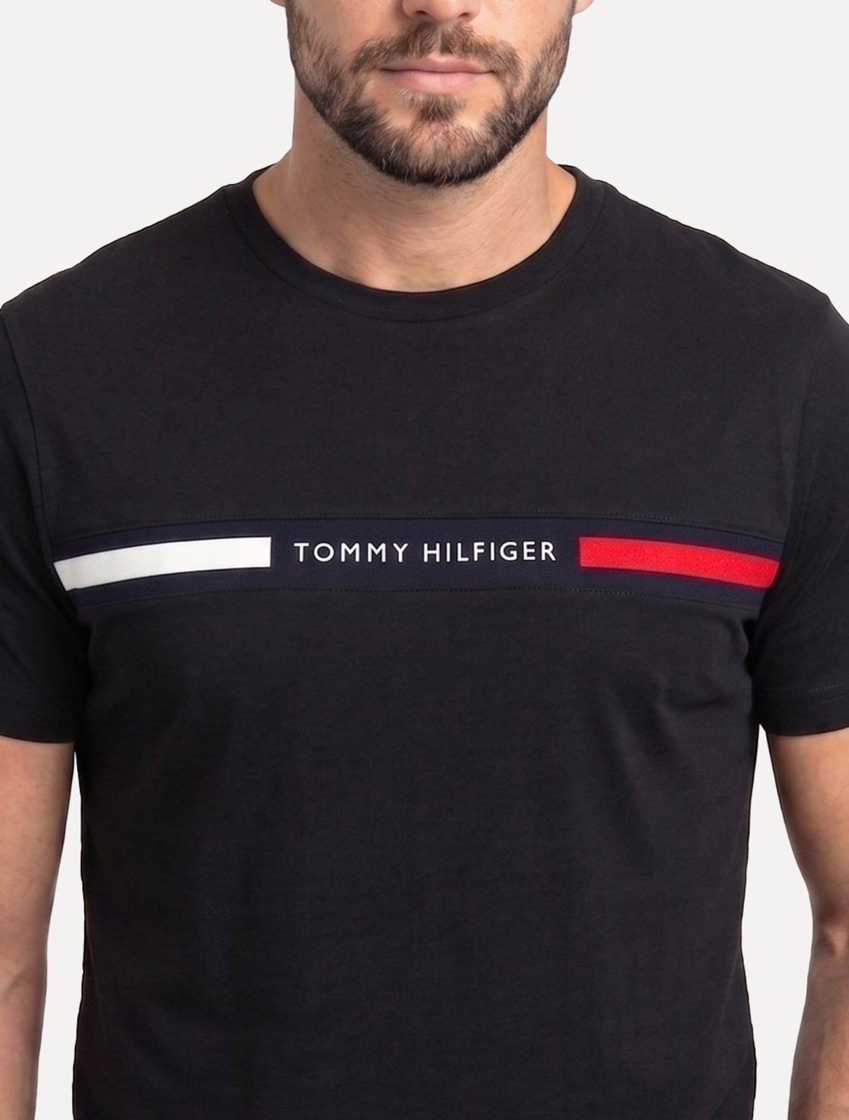 Vista 3 Camiseta Tommy Hilfiger Masculina Chest Insert Logo Preta preto Tommy Hilfiger preto
