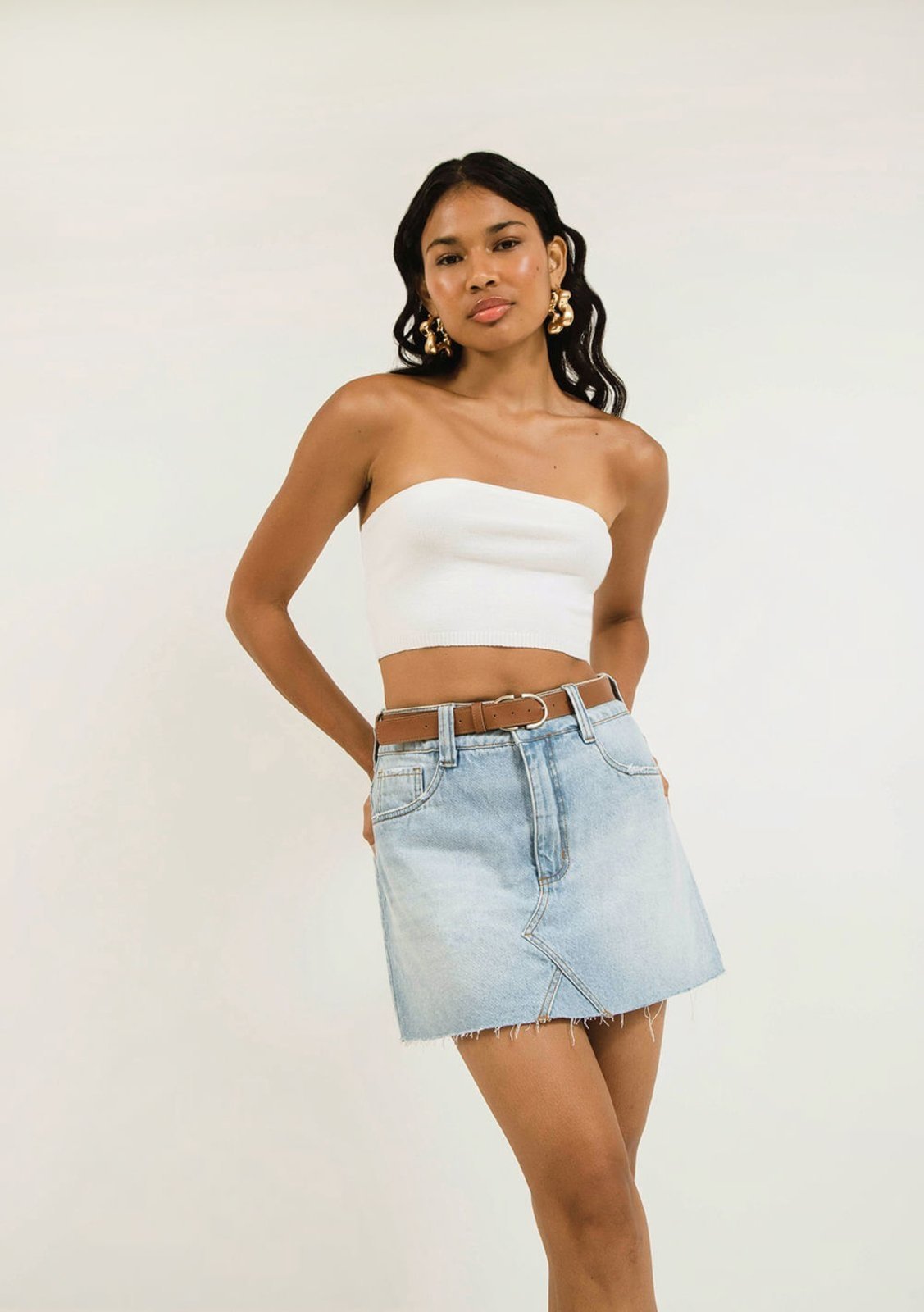 Saia Zinco Curta Justa Barra Desfiada Jeans
