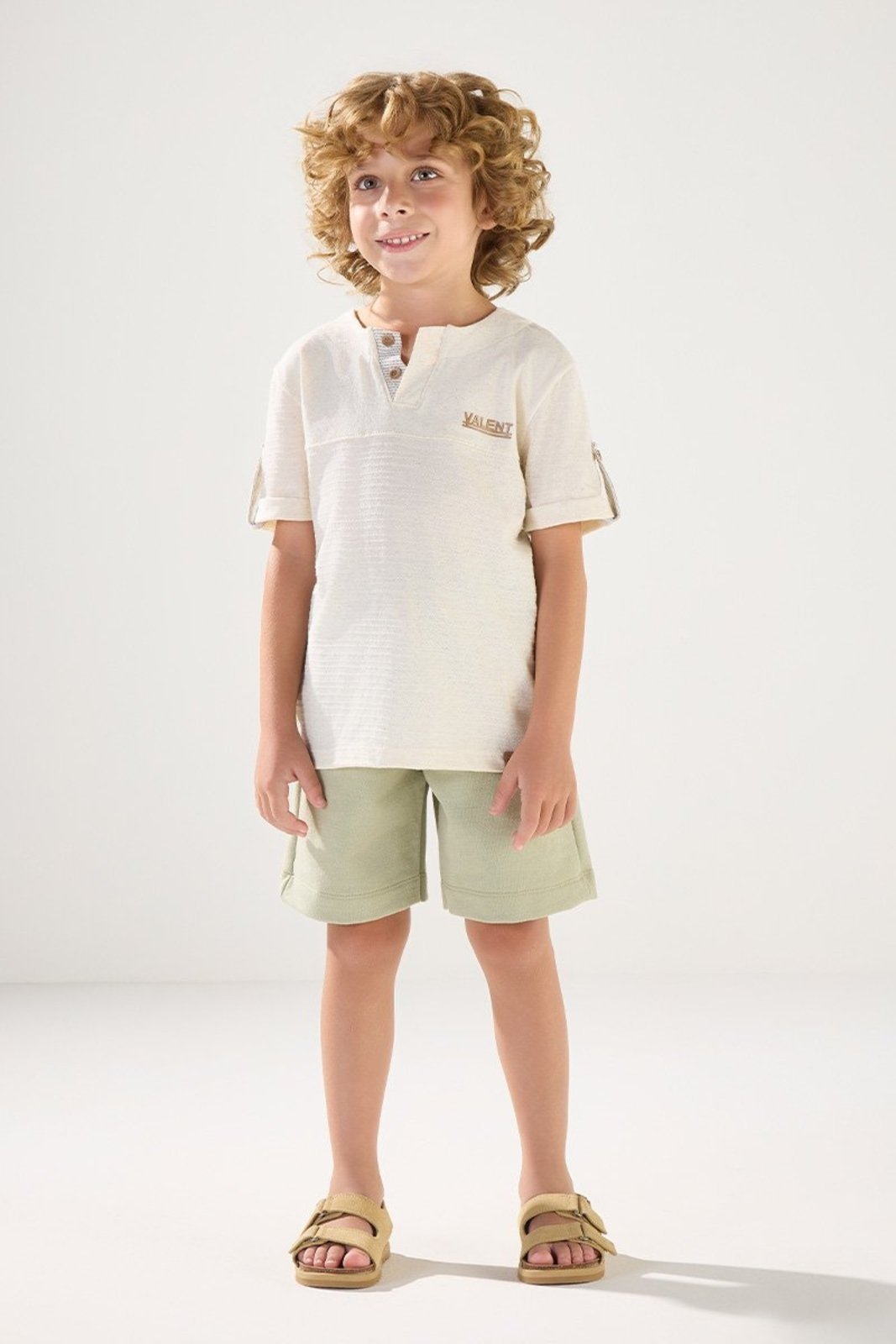 Infantil - Conjunto Camiseta Bata Texturizada e Bermuda Moletom