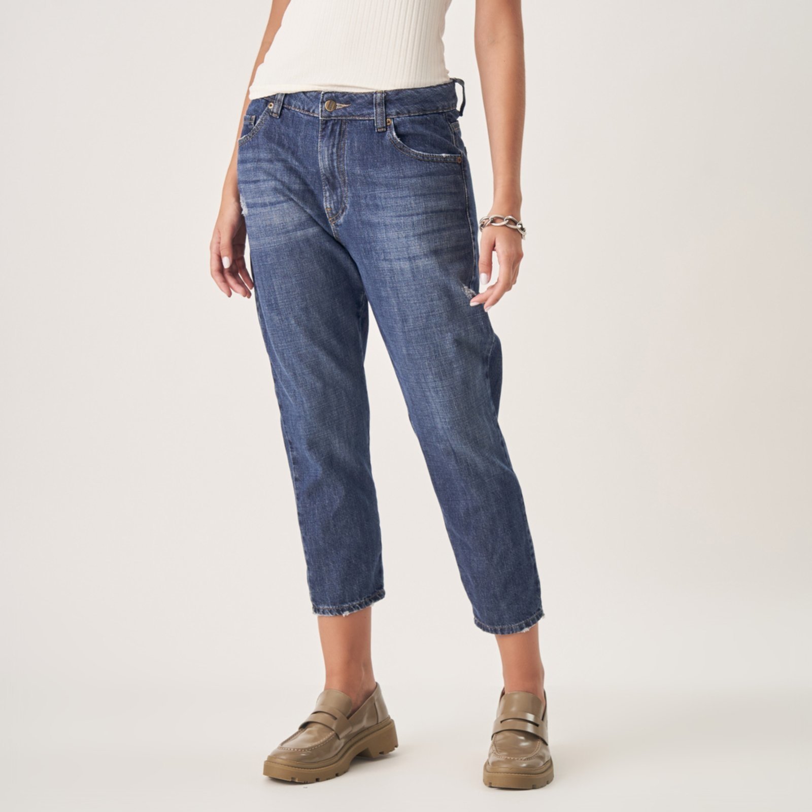 Calça Jeans Mom Capri Cintura Alta