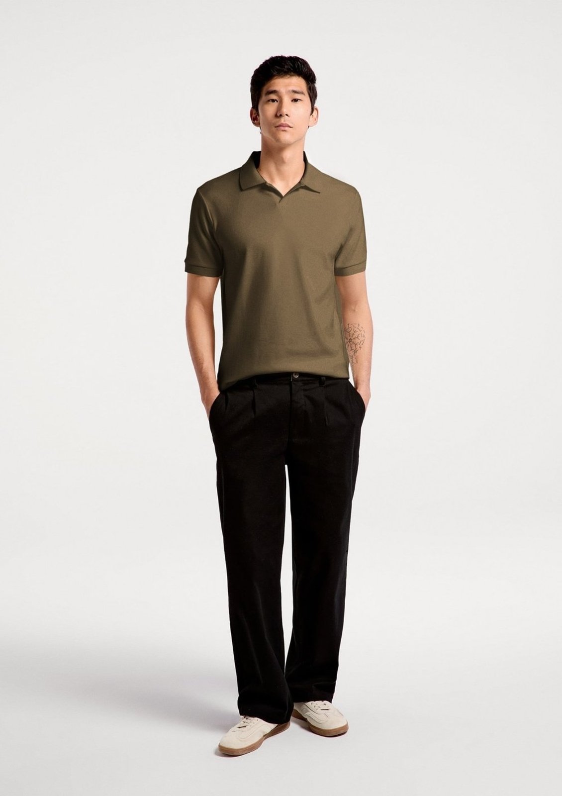 Camisa Polo Masculina Gola V Em Malha Premium Hering