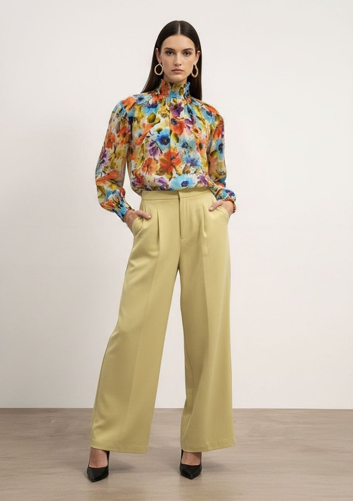 Blusa Iódice Solta Gola Alta Manga Longa Padrão Estampado