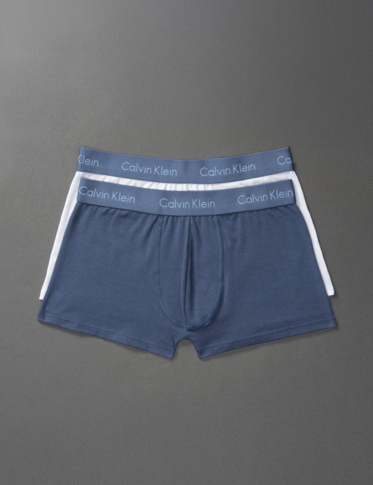 Vista 2 Kit 2 Cuecas Menino Trunk Classic Calvin Klein Underwear Medio Claro azul Calvin Klein Underwear azul