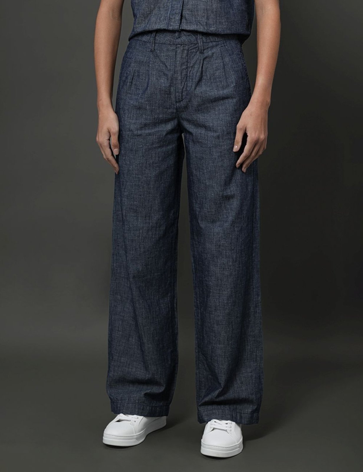 Vista 2 Calça Jeans Feminina Cânhamo Wide Leg Calvin Klein - Marinho Calvin Klein Jeans azul marinho Calvin Klein Jeans azul marinho
