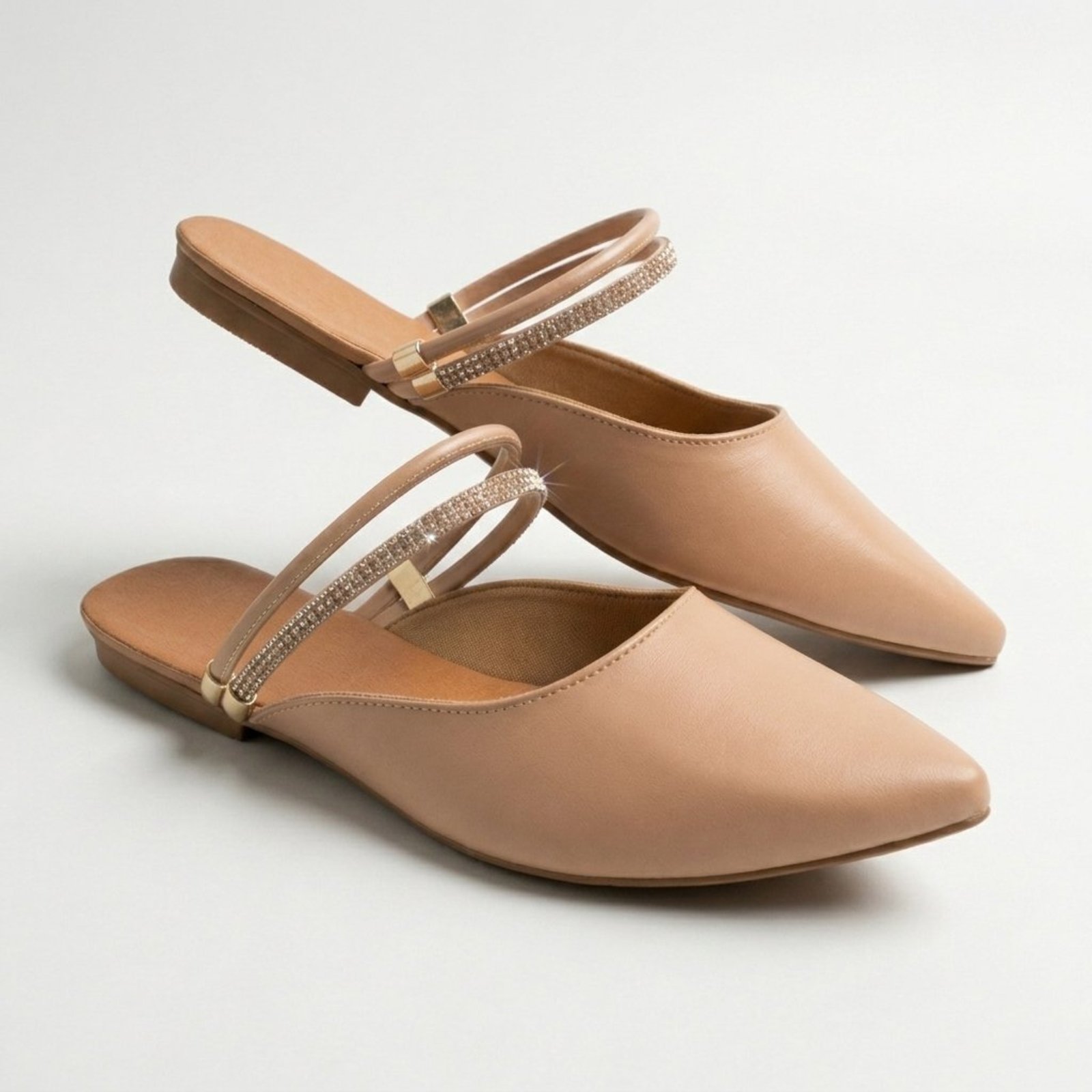 Mule Feminino 2 em 1 Bico Fino com Tiras e Detalhe em Brilho