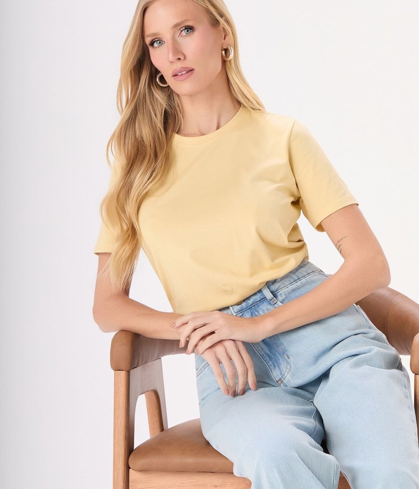 Blusa Makenji Pima Decote Careca Feminina Amarelo Claro