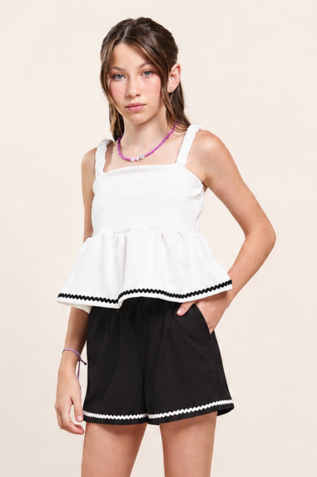 Infantil - Shorts Juvenil Menina Preto com Detalhe Branco