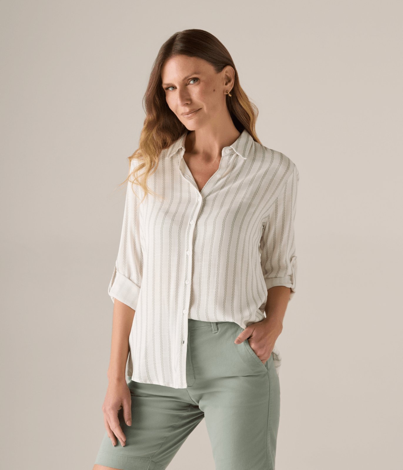 Camisa Makenji Com Martingale Listra Feminina Verde Claro