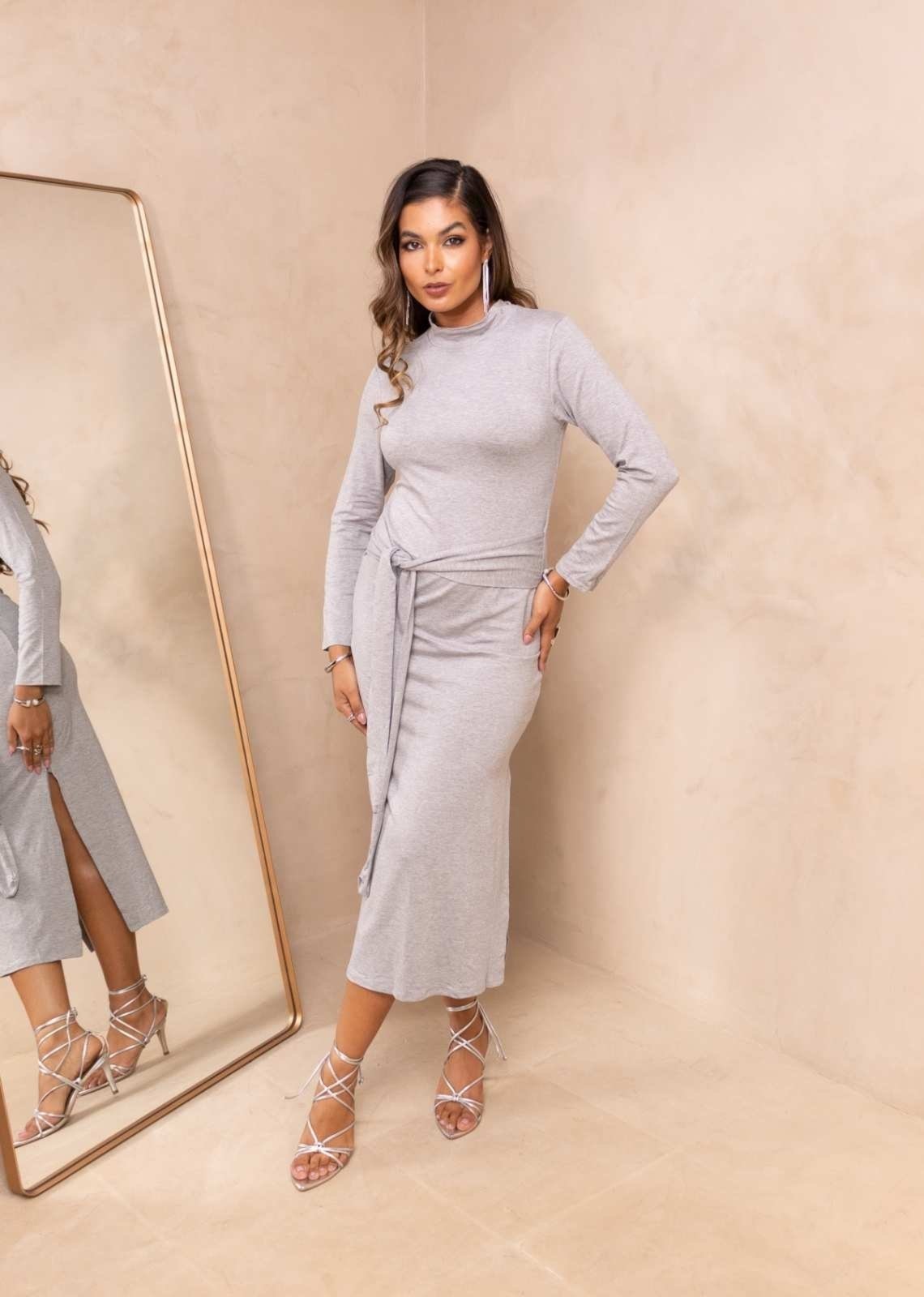 Vestido Midi manga longa Com Cinto Giany Cinza