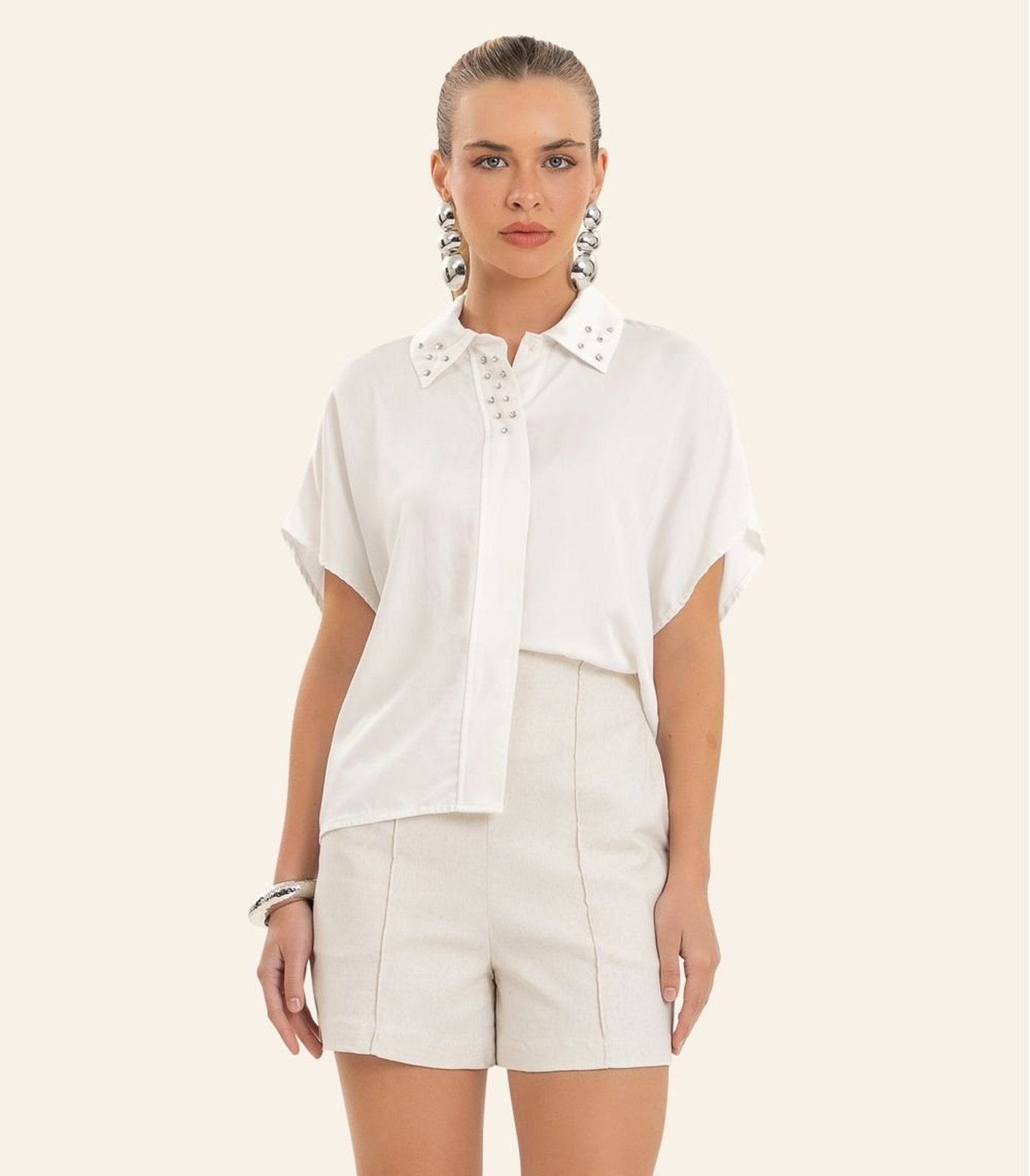 Camiseta Feminina Viscose Khyara Acetinado Endless Bege