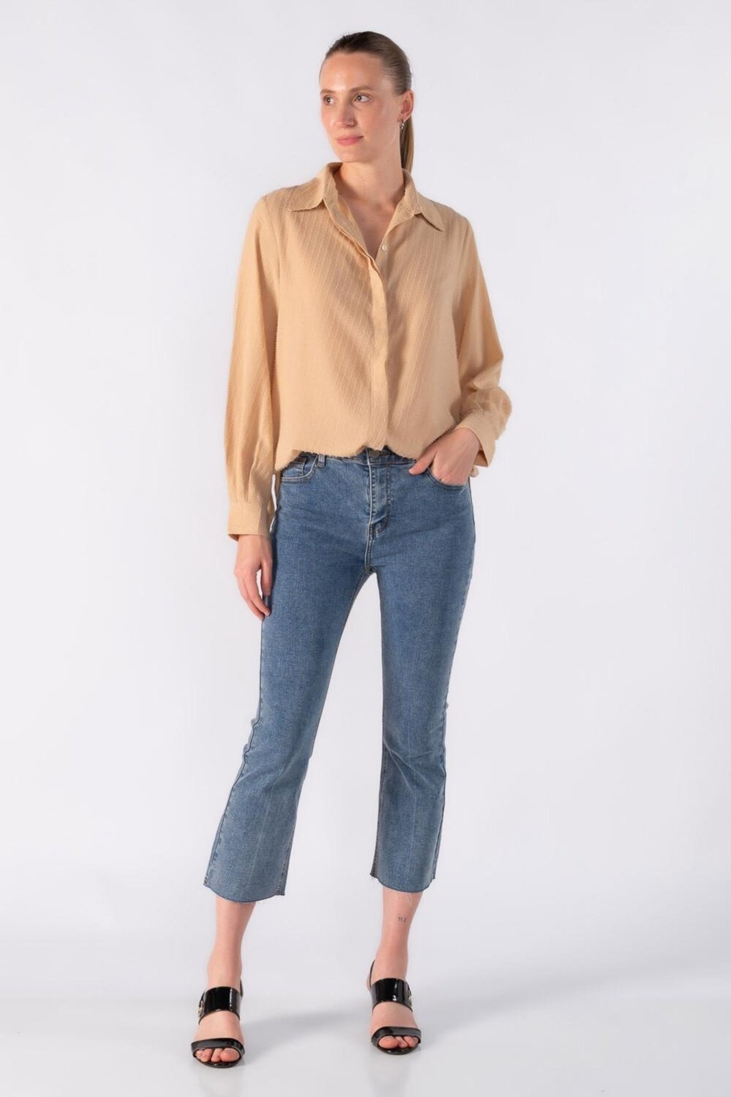 Camisa com textura e detalhe em lurex Bege