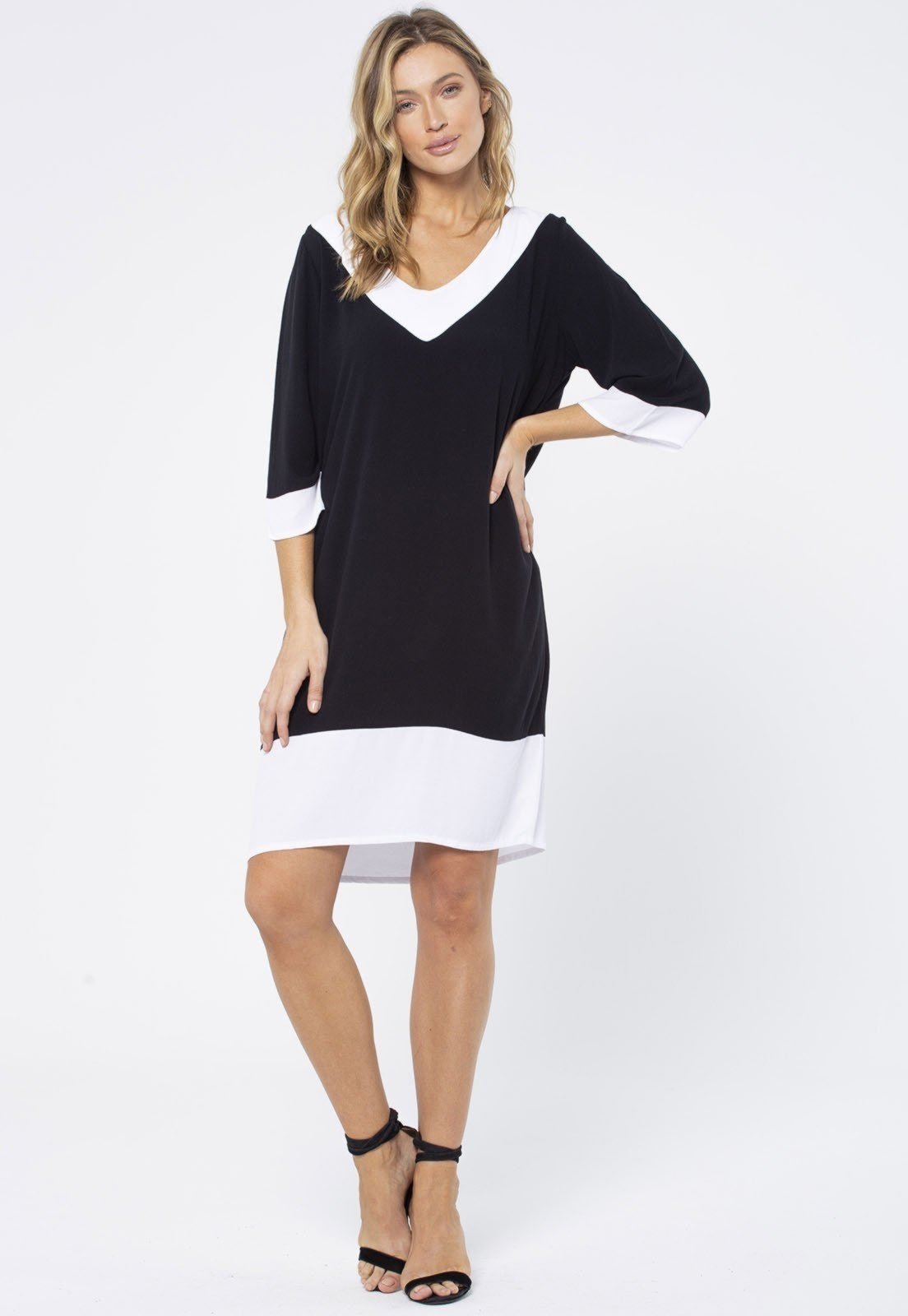 Vestido Curto Amazonia Vital Viscose Amplo Bicolor Preto e Branco