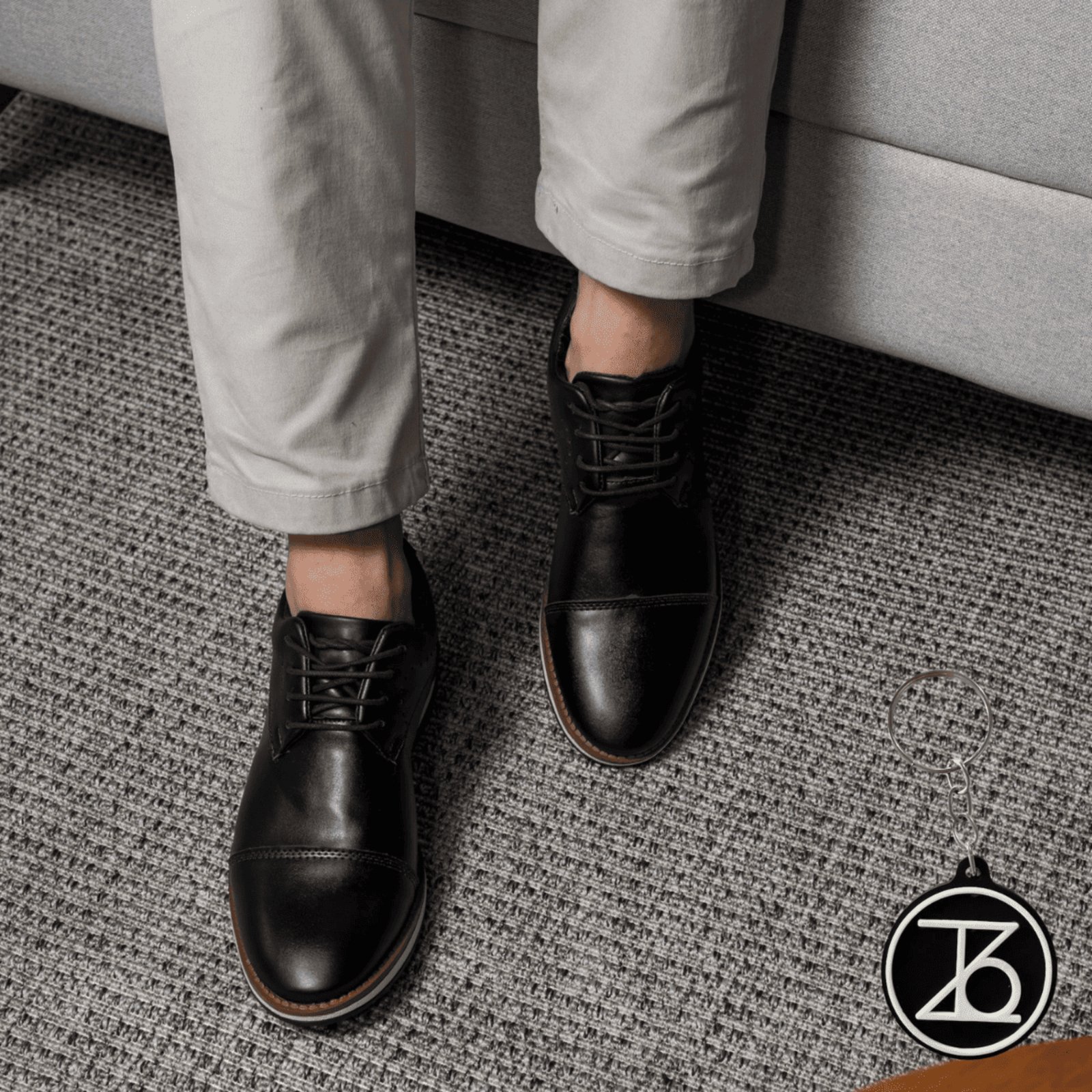 Sapato Masculino Oxford Santiago Confortável Sapato Masculino Social Brogue + Brinde Chaveiro Thézb