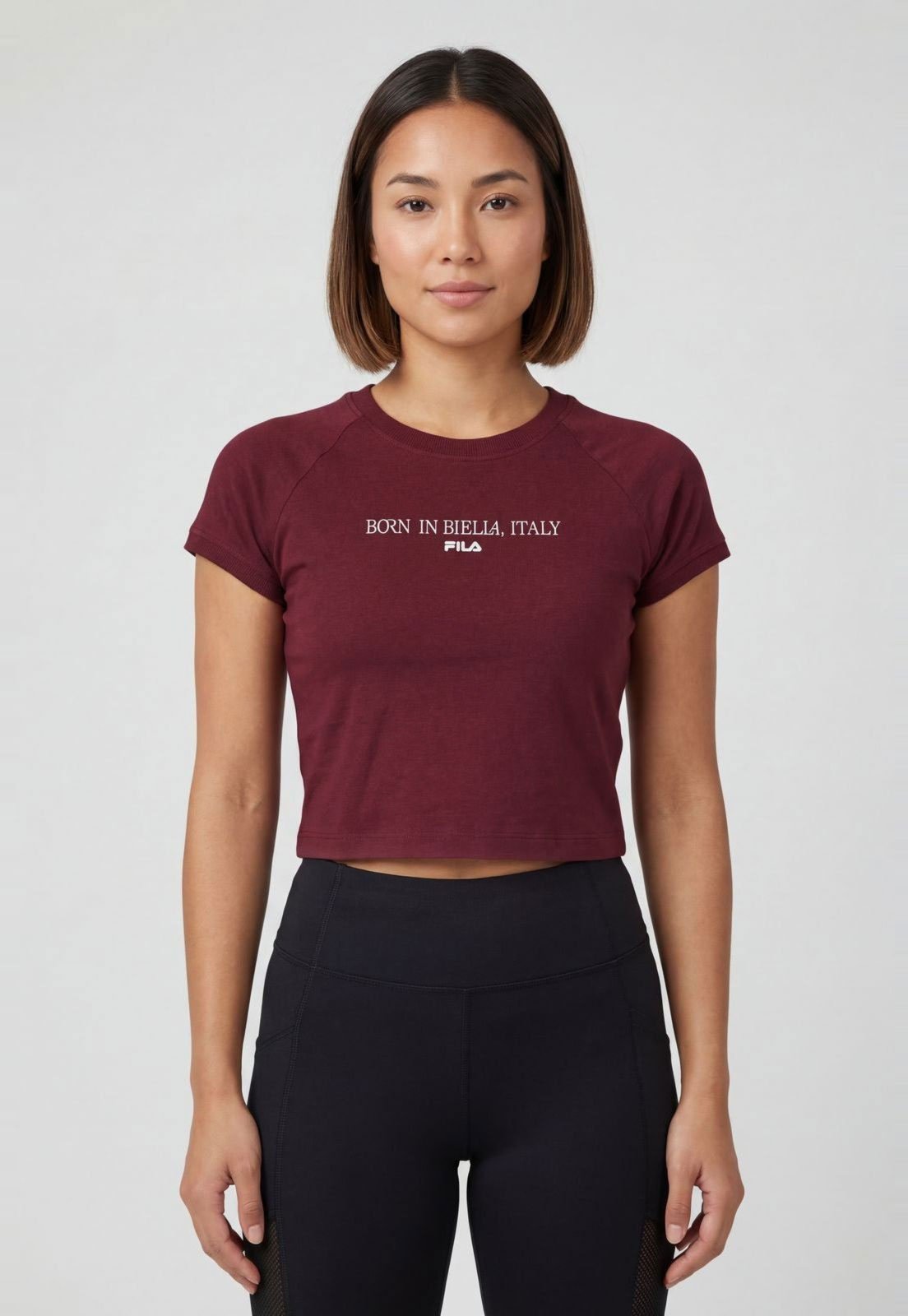 Camiseta Cropped Fila Estampa Frontal Bordô