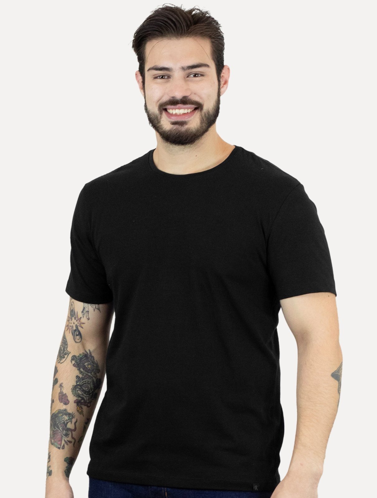 Vista 2 Camiseta Calvin Klein Masculina Barra Tag Preta preto Calvin Klein preto