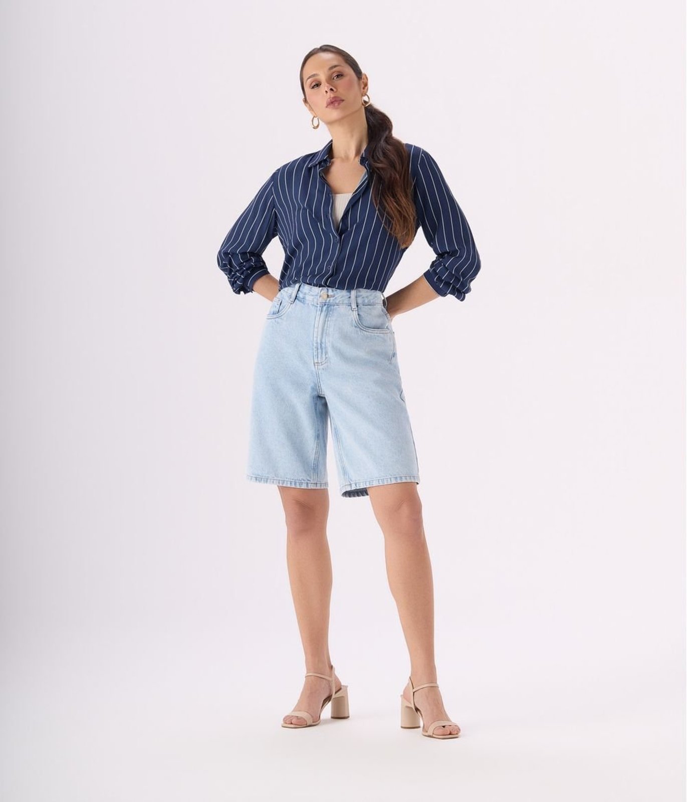 Bermuda Makenji Jeans Longa Five Pockets Feminina Azul Claro
