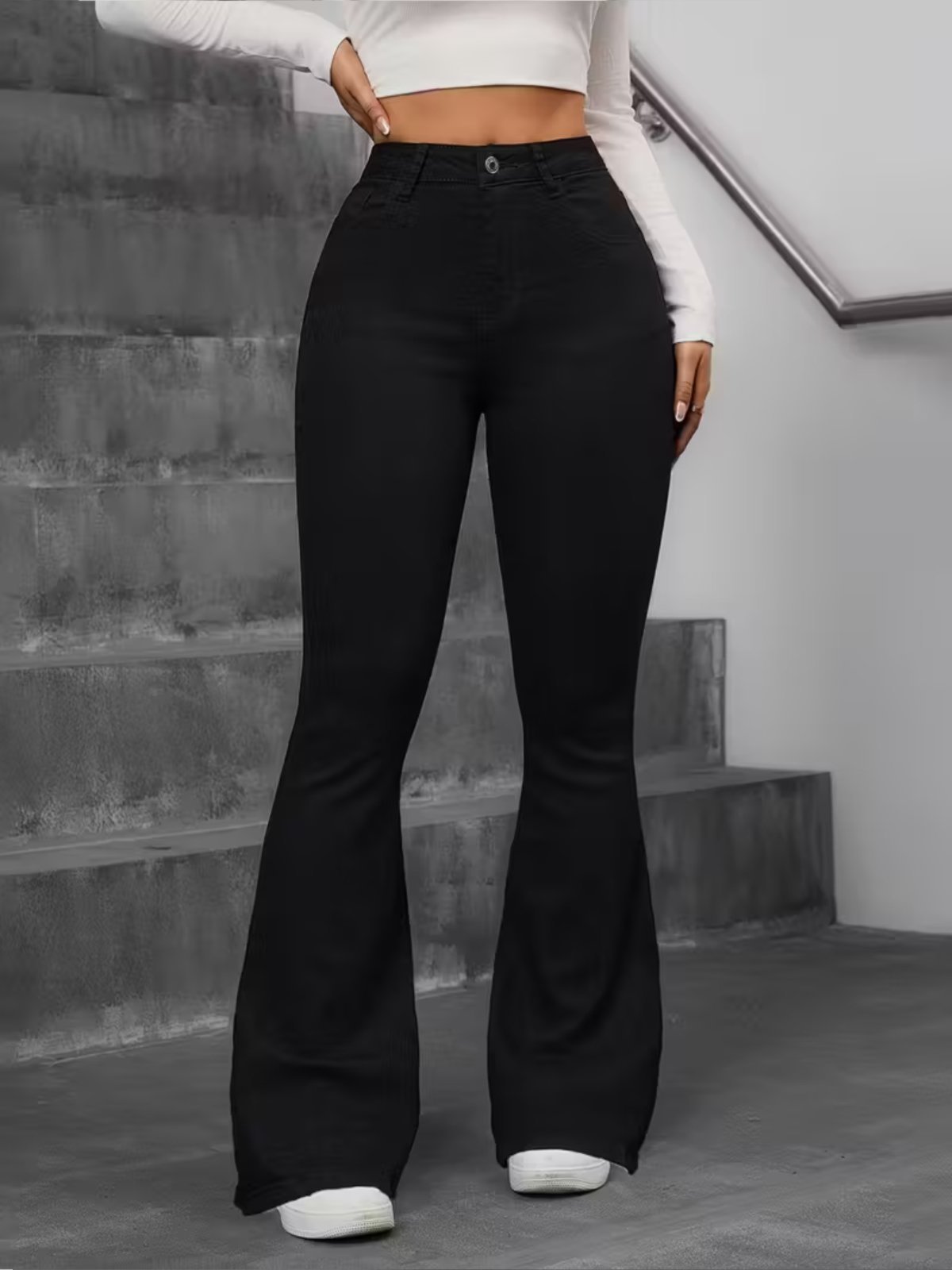 Calça Avec Jeans Flare Preta Basica e Confortavel