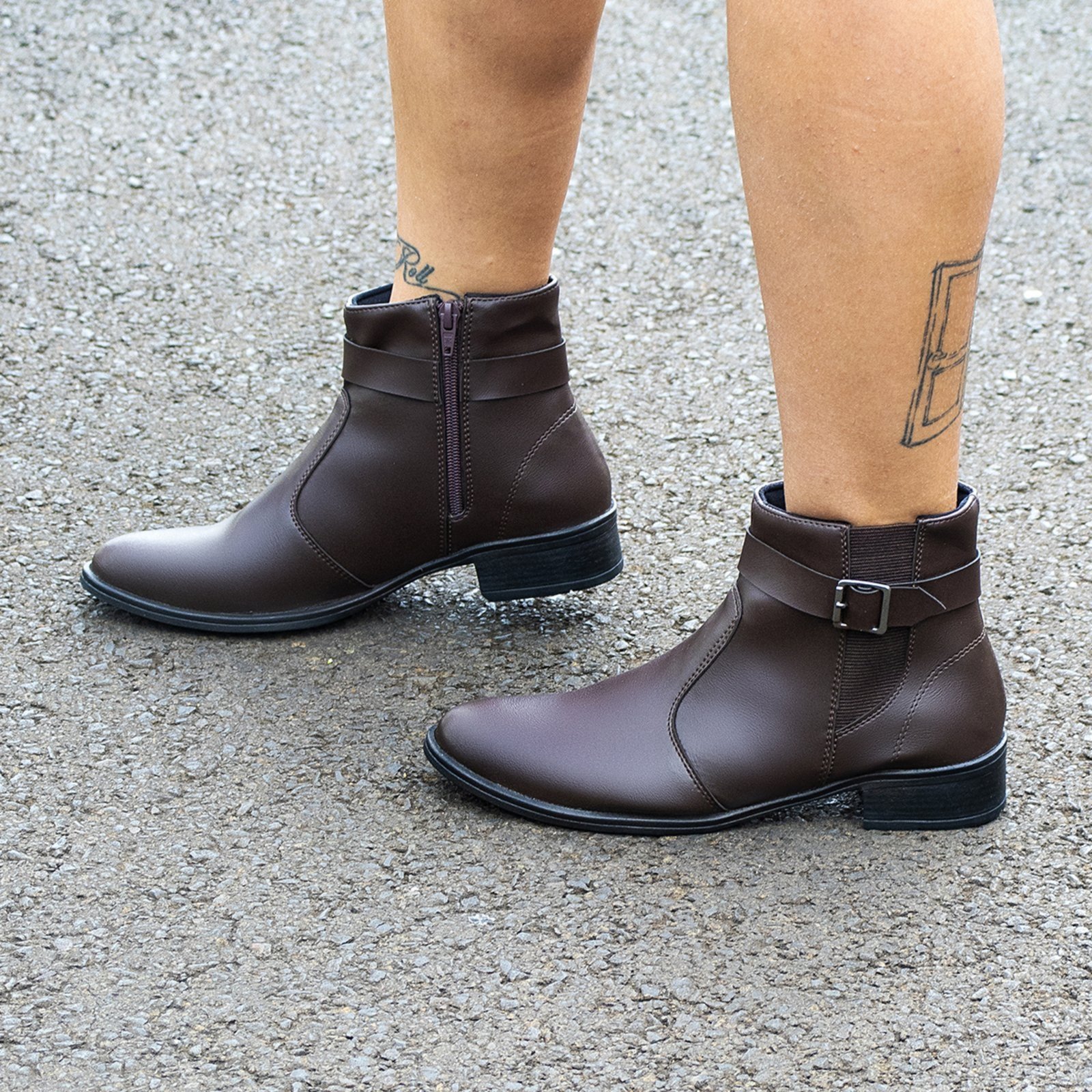 Bota Feminina Salto Baixo Coturno Cano Curto Com Fivela Ziper Lateral Marrom