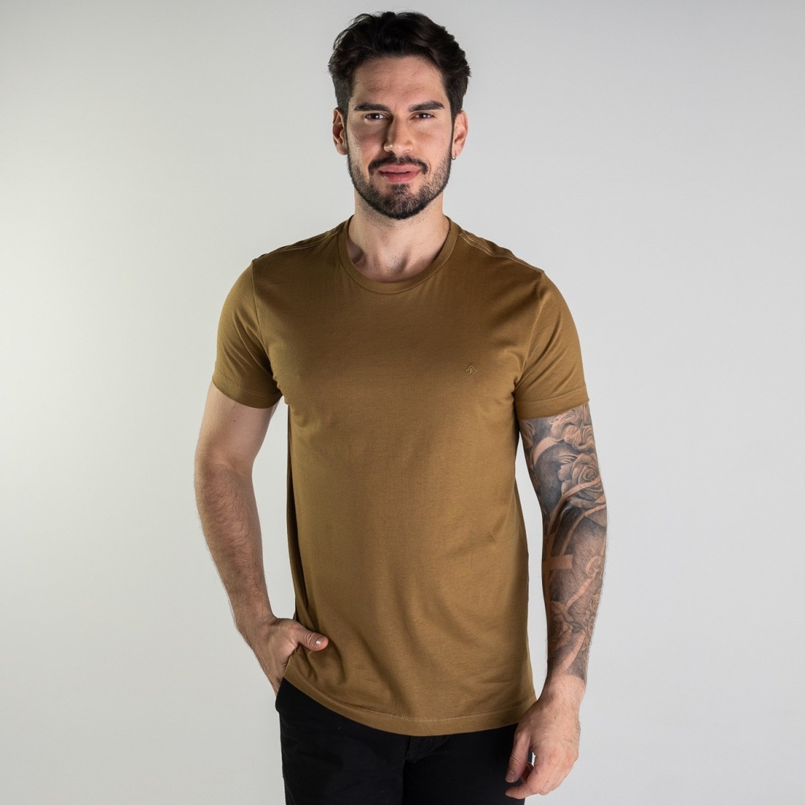 Camiseta Forum Essencial Pima Logo Khaki