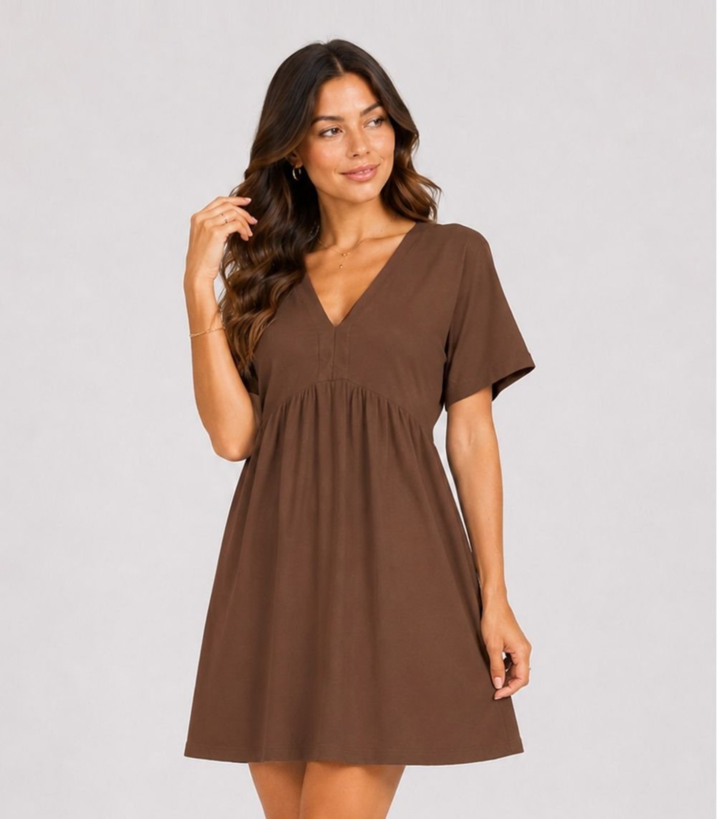 Vestido Feminino Curto Decote Em V Infinita Cor Marrom