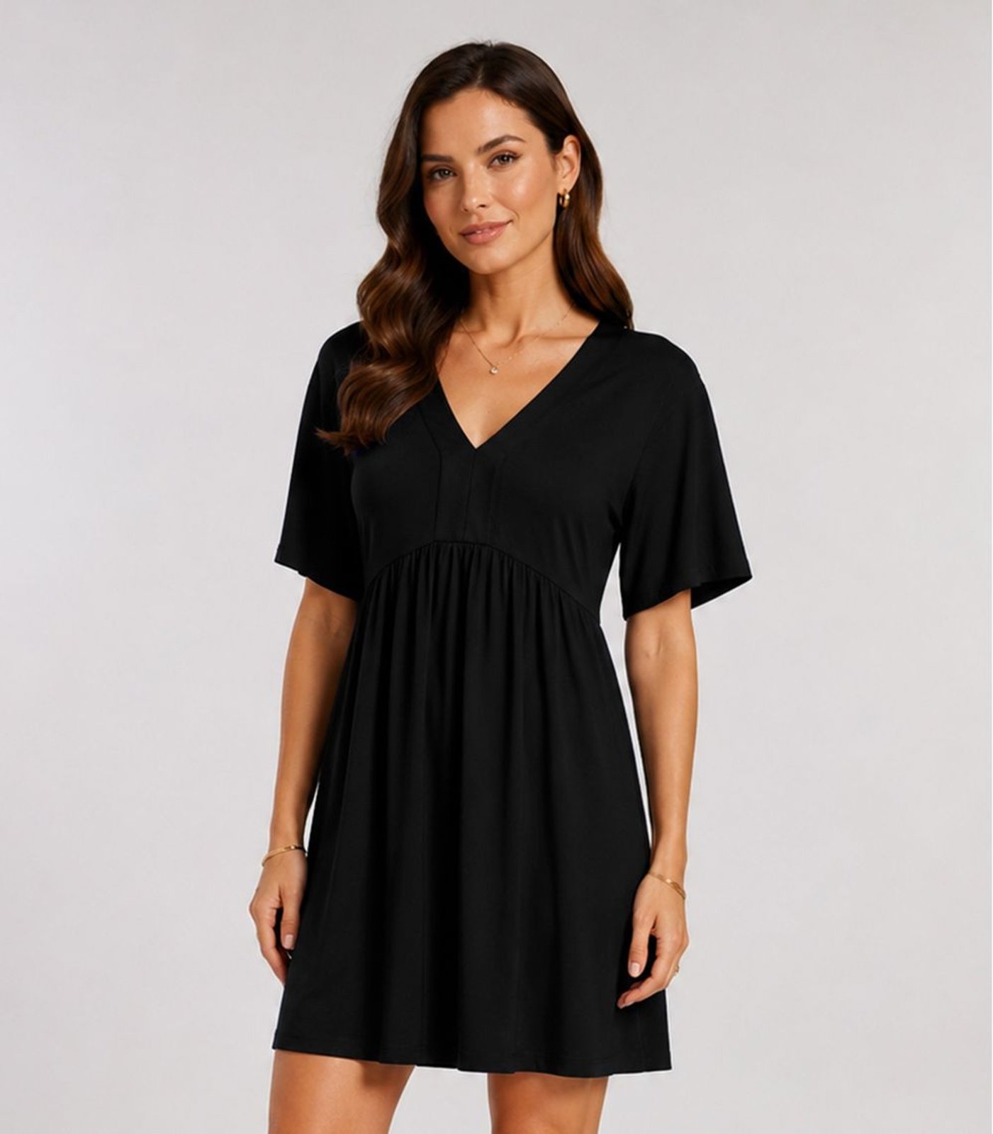 Vestido Feminino Curto Decote Em V Infinita Cor Preto